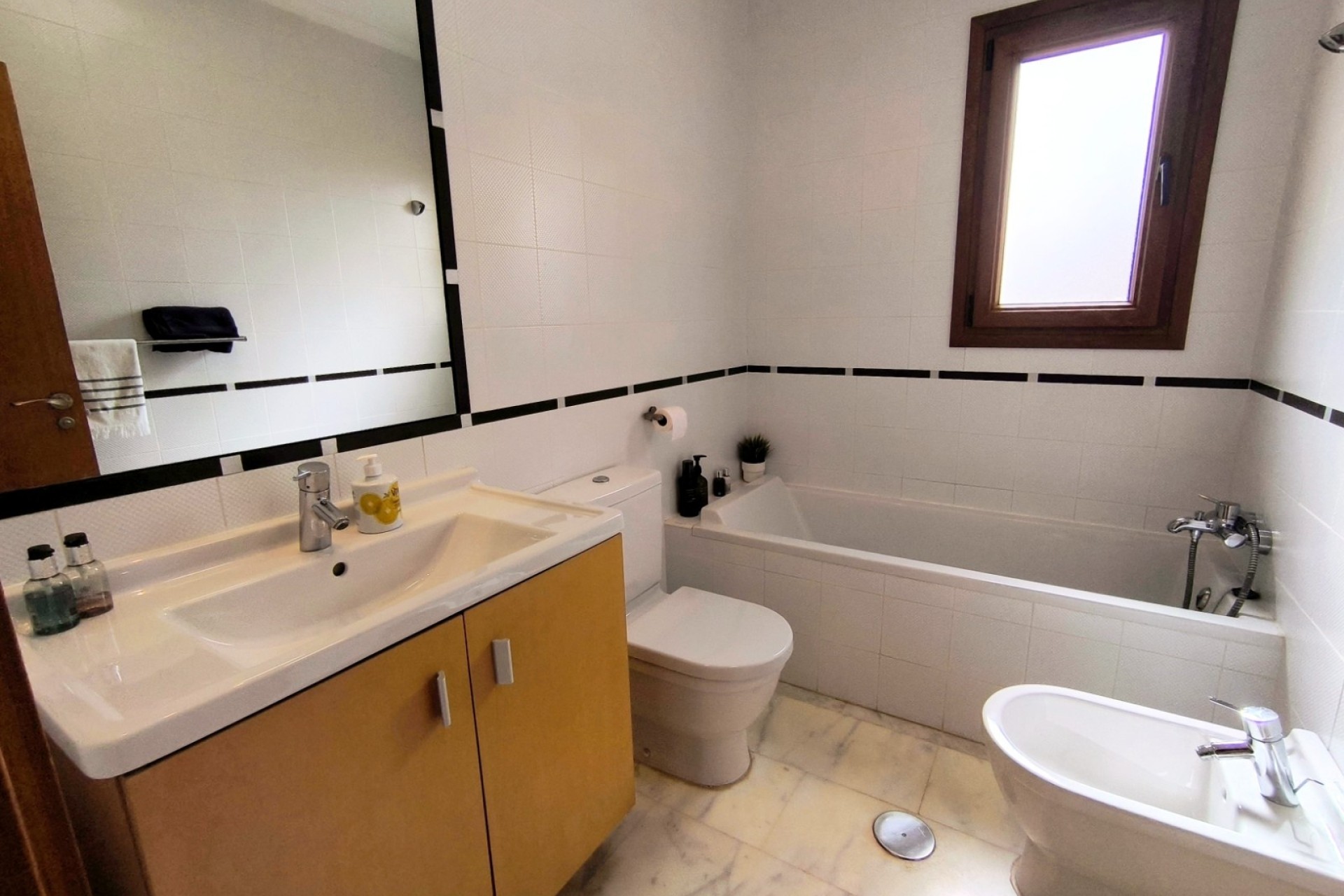 Wiederverkauf - Wohnung / Apartment -
Algorfa
