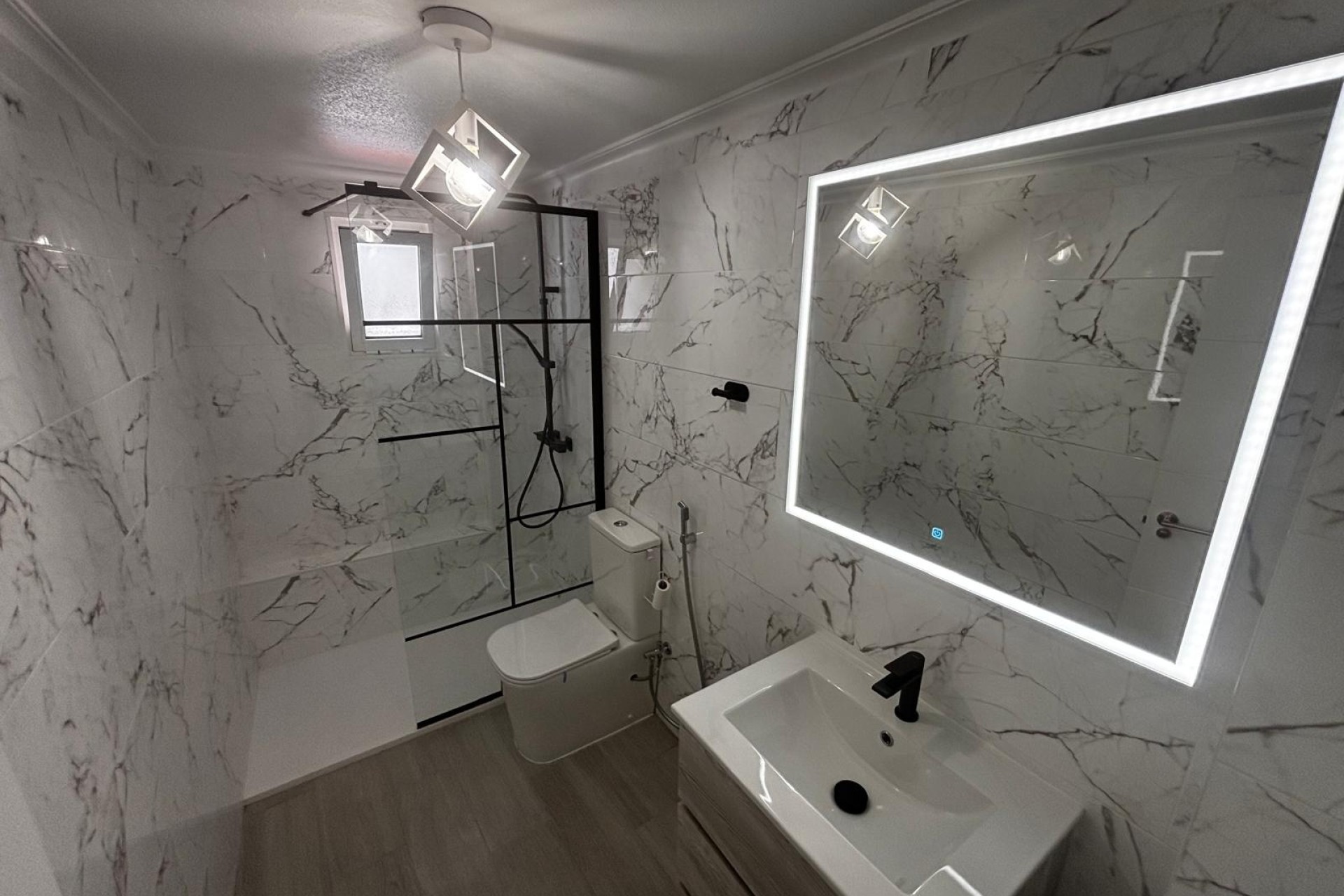 Wiederverkauf - Wohnung / Apartment -
Guardamar del Segura