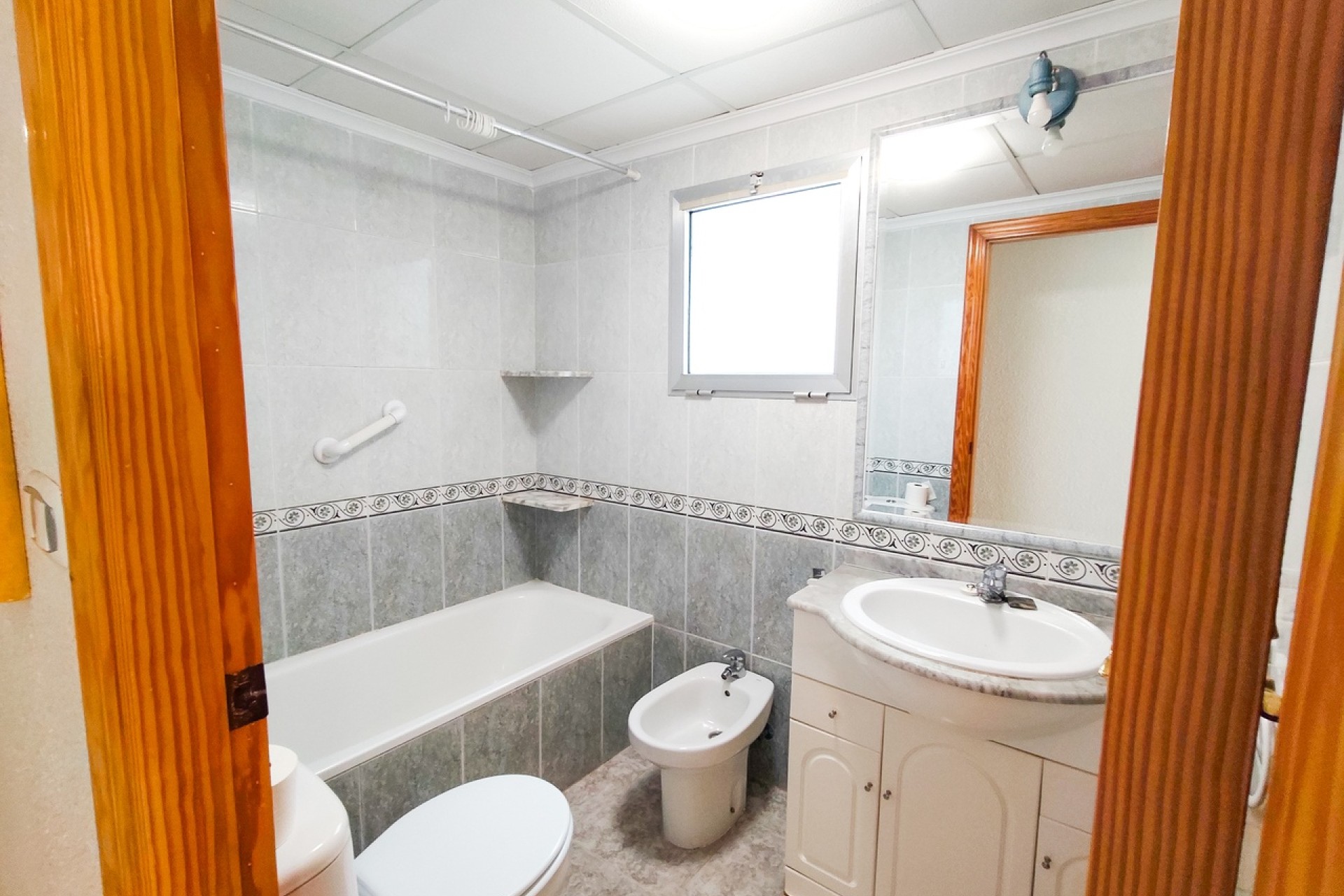 Wiederverkauf - Wohnung / Apartment -
Guardamar del Segura