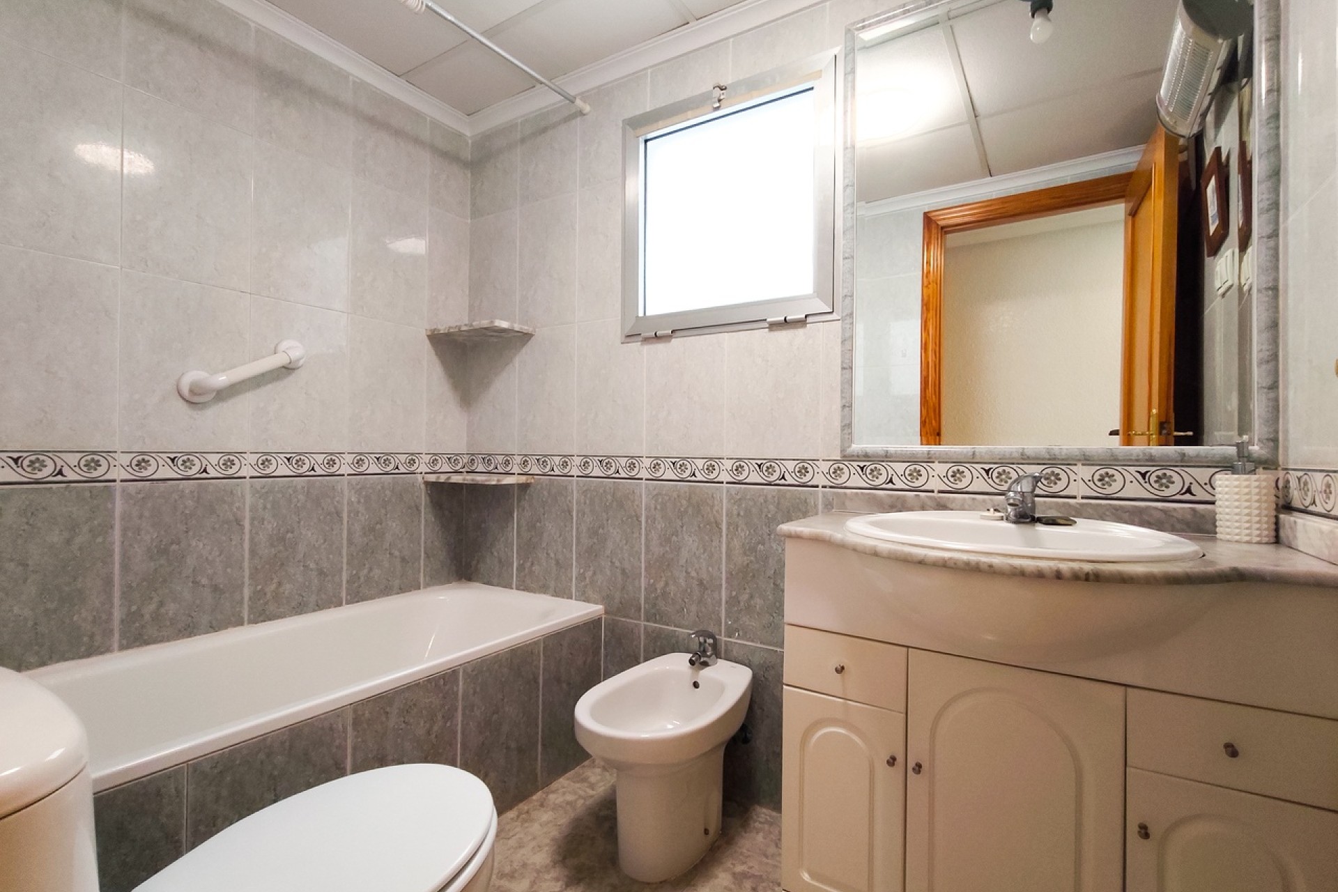 Wiederverkauf - Wohnung / Apartment -
Guardamar del Segura