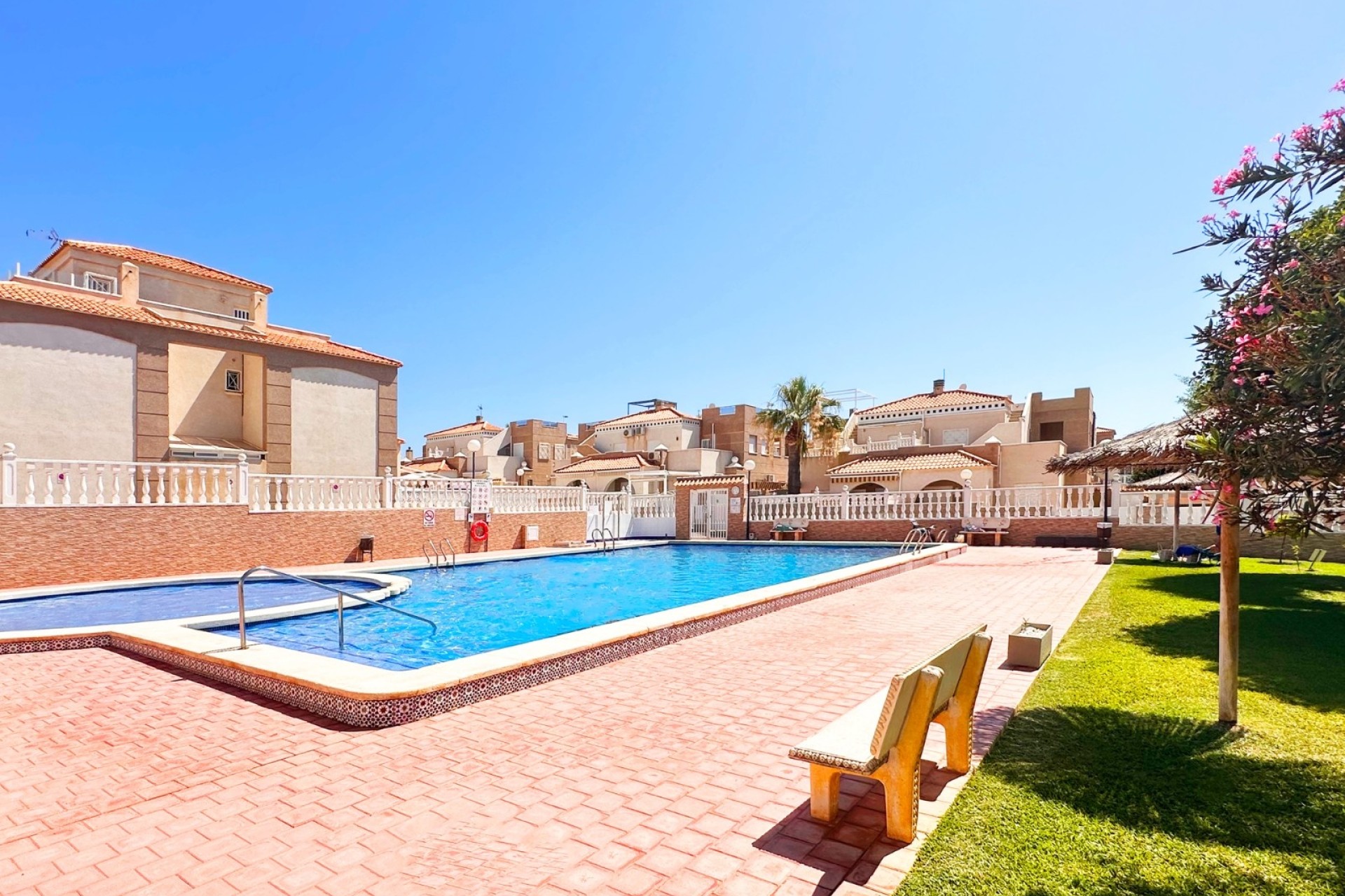 Wiederverkauf - Wohnung / Apartment -
﻿Torrevieja (Alicante) - Spain