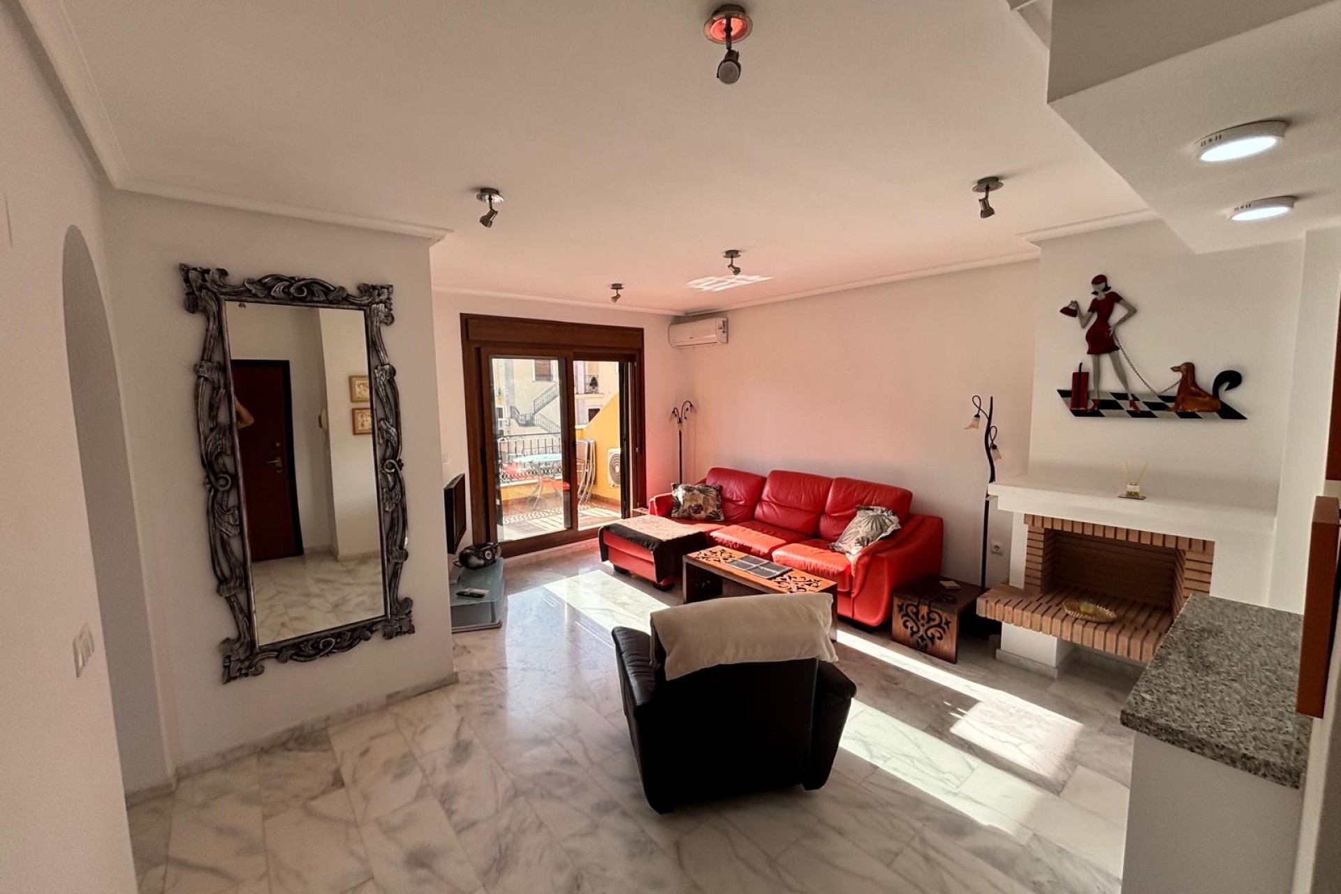 Wiederverkauf - Wohnung / Apartment -
La Rellana