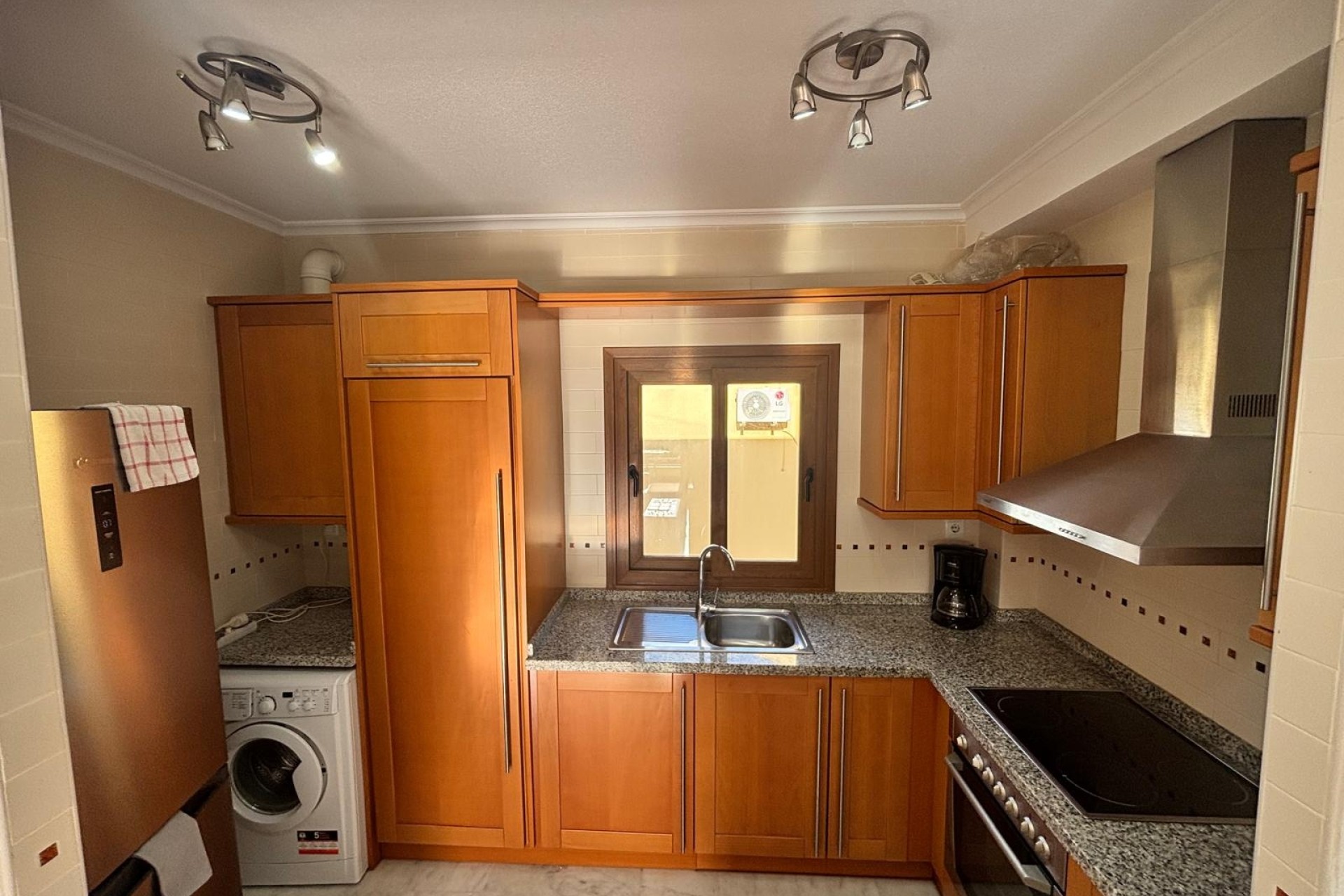 Wiederverkauf - Wohnung / Apartment -
La Rellana