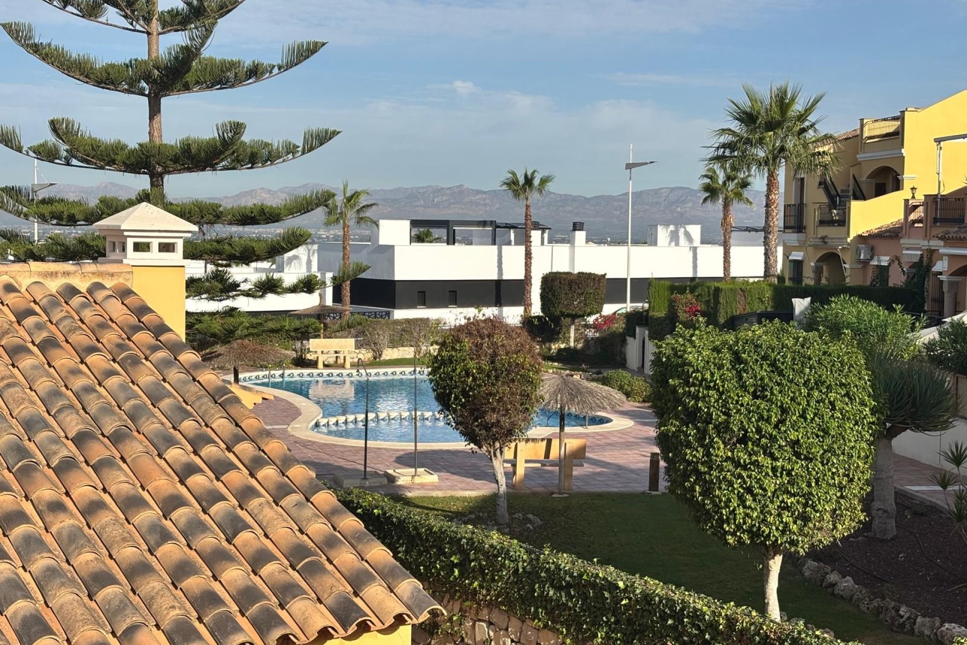 Wiederverkauf - Wohnung / Apartment -
La Rellana