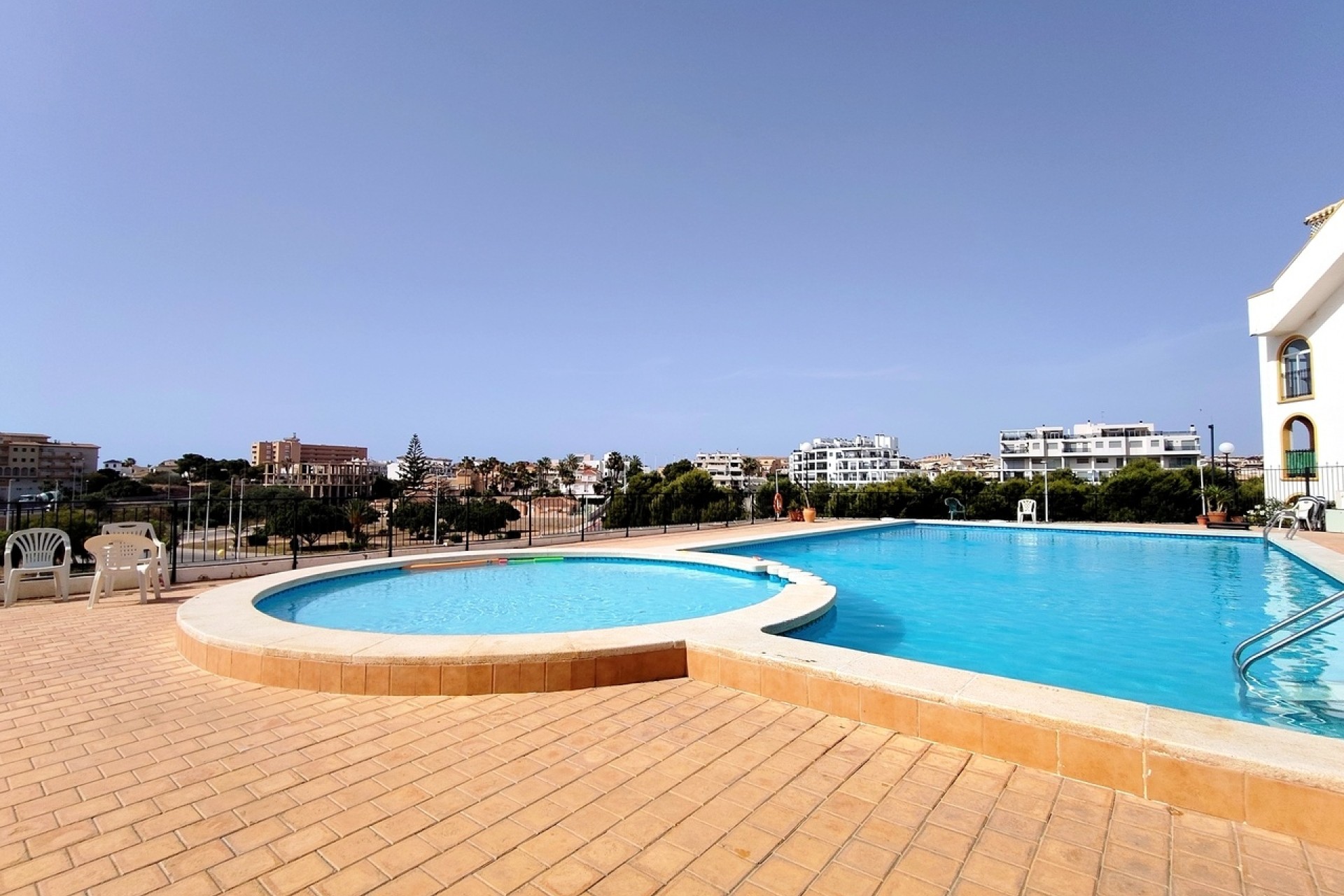 Wiederverkauf - Wohnung / Apartment -
La Zenia