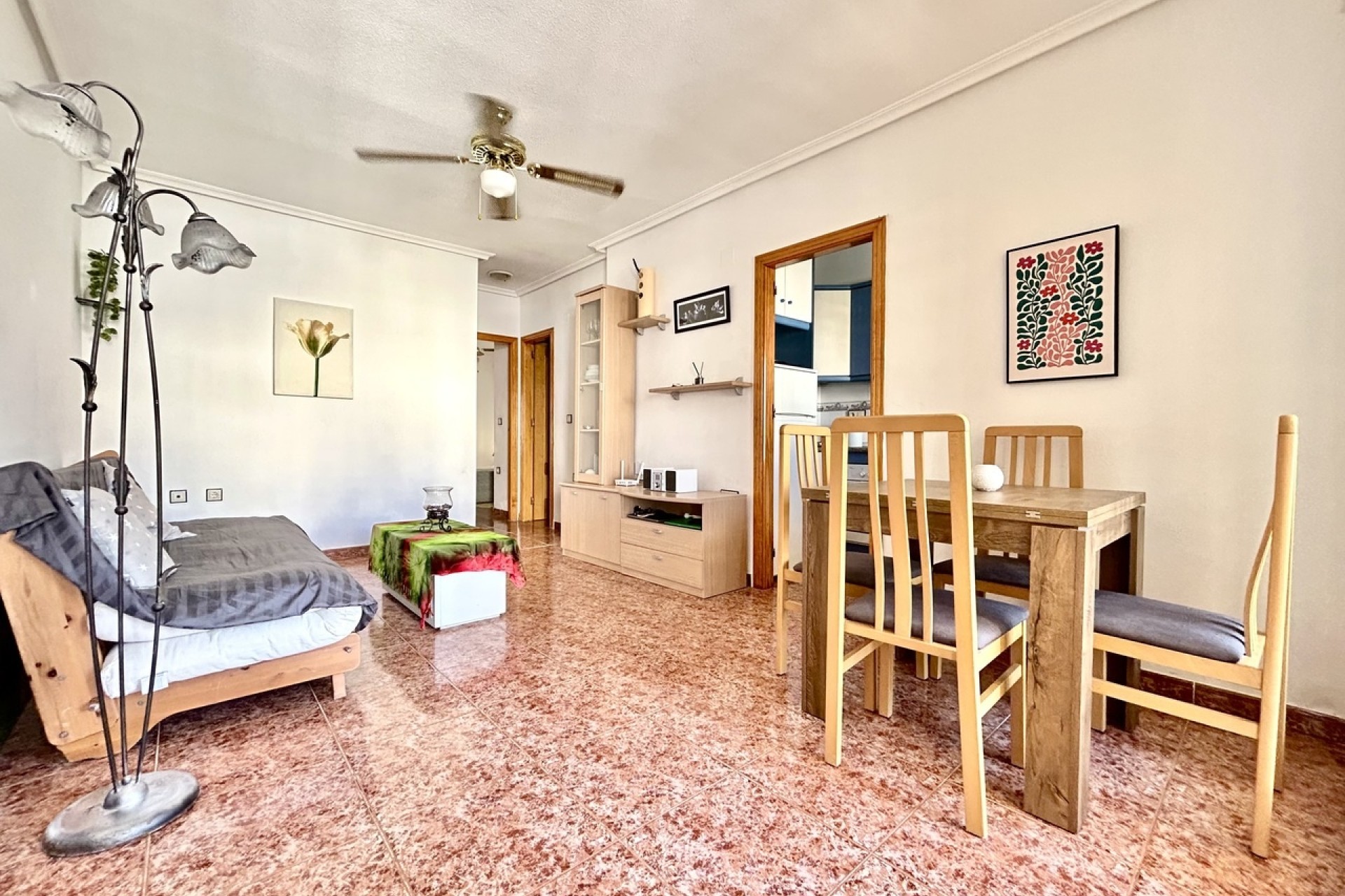 Wiederverkauf - Wohnung / Apartment -
Los Altos