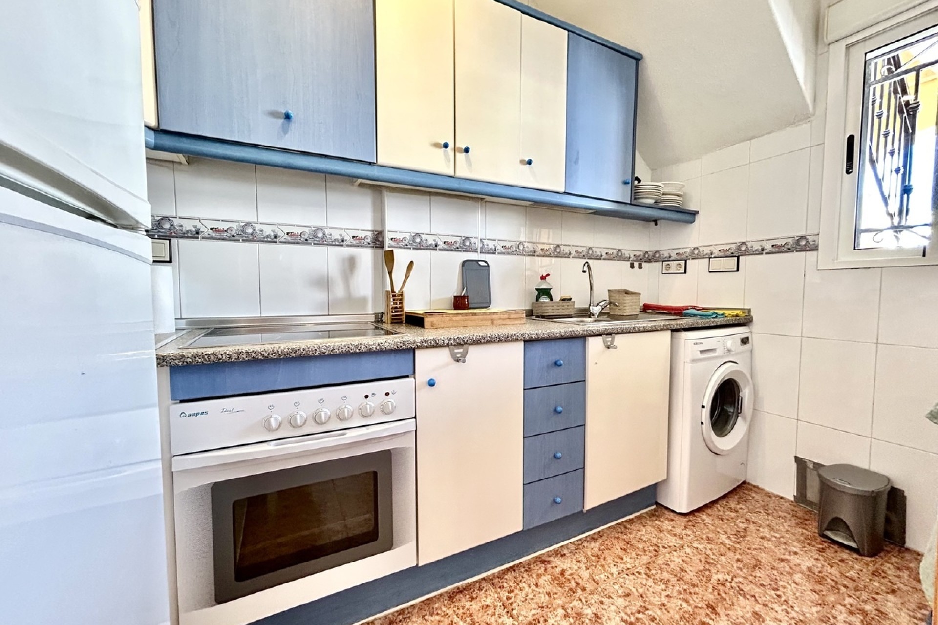 Wiederverkauf - Wohnung / Apartment -
Los Altos