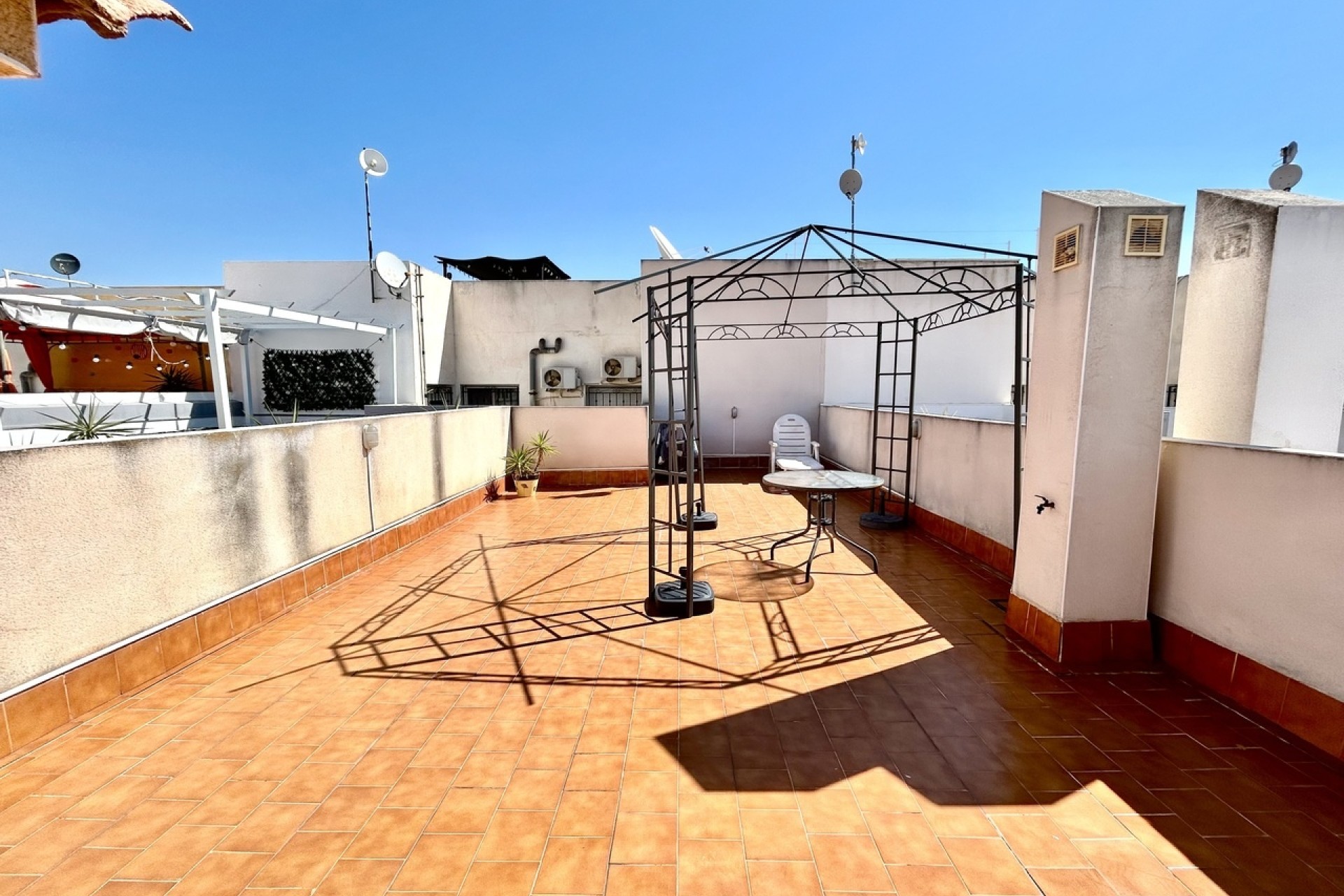 Wiederverkauf - Wohnung / Apartment -
Los Altos