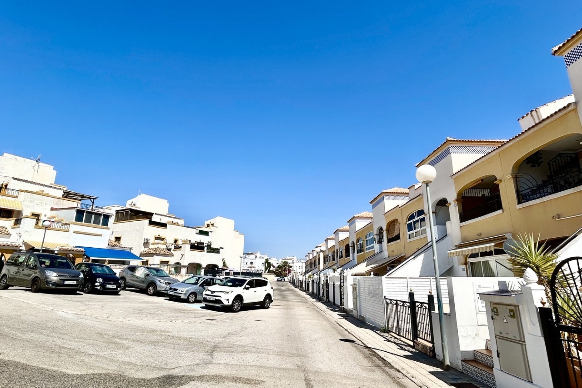 Wiederverkauf - Wohnung / Apartment -
Los Altos