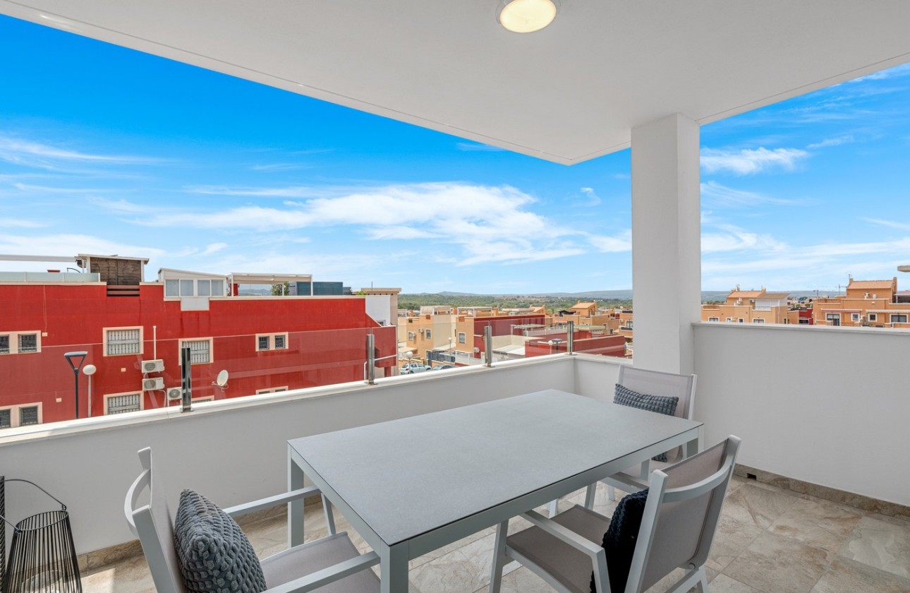 Wiederverkauf - Wohnung / Apartment -
Los Altos