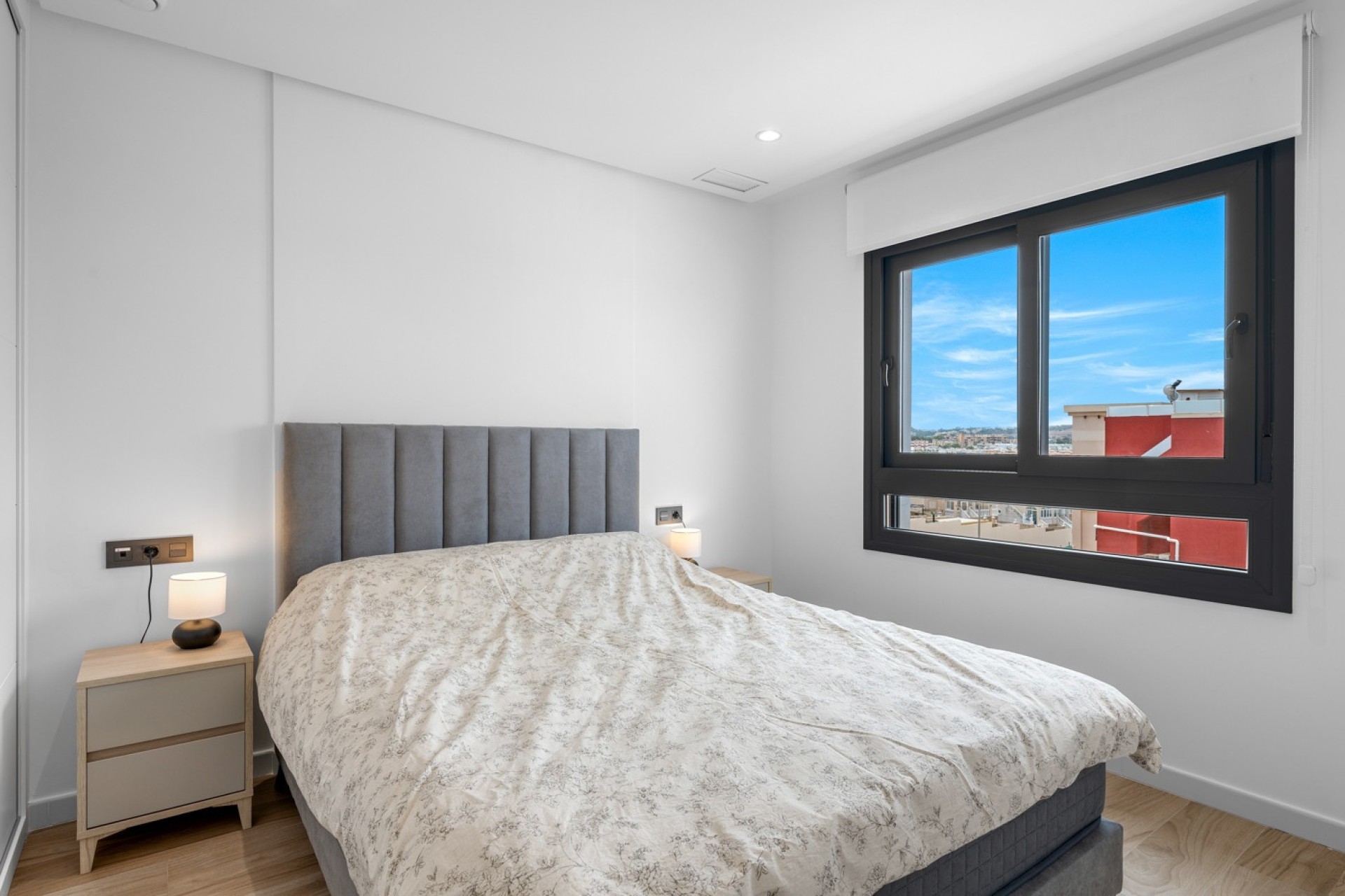 Wiederverkauf - Wohnung / Apartment -
Los Altos