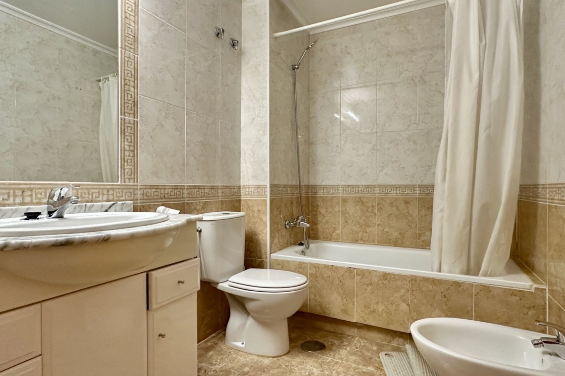 Wiederverkauf - Wohnung / Apartment -
Orihuela Costa - Cabo Roig