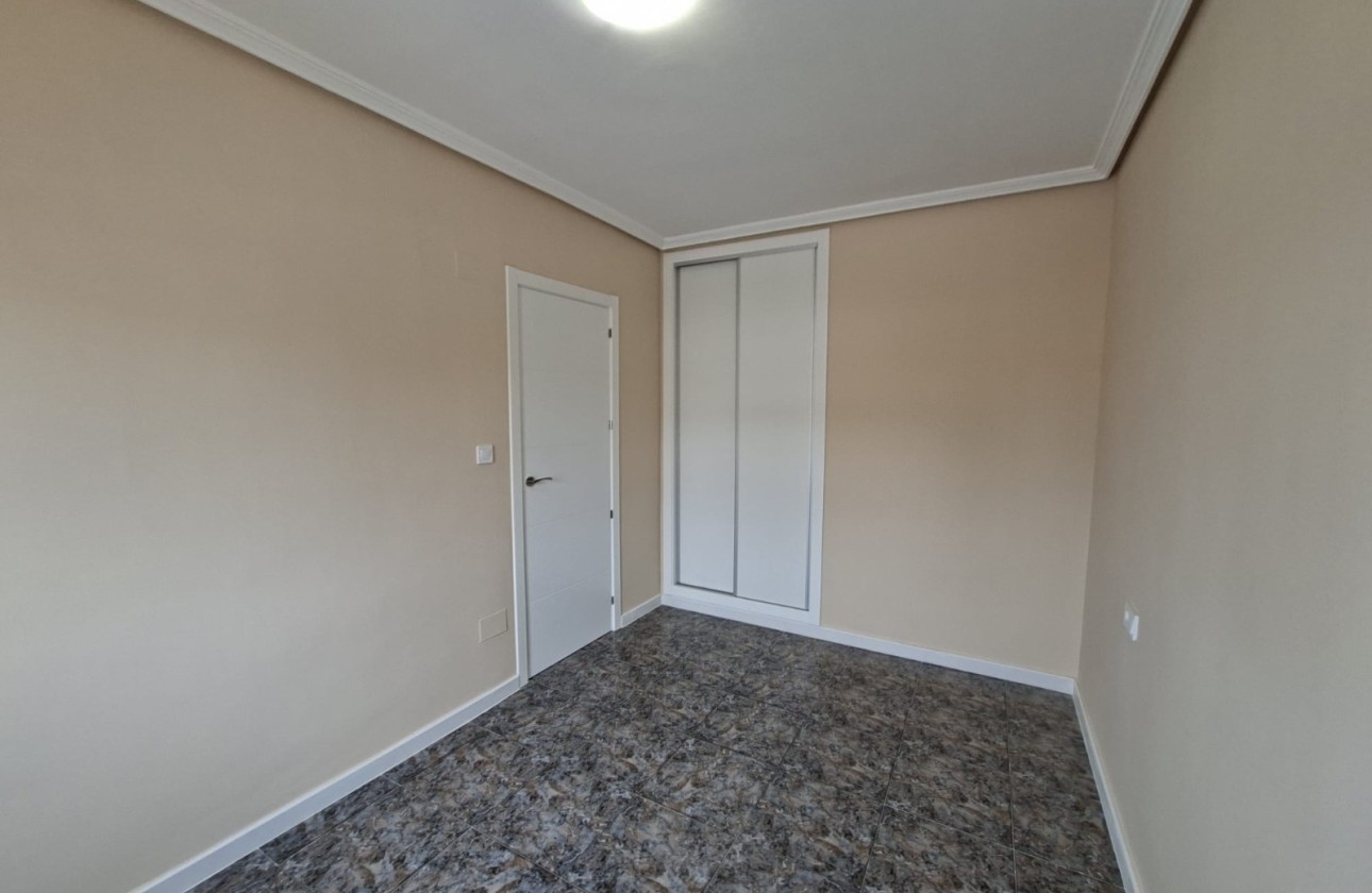 Wiederverkauf - Wohnung / Apartment -
Orihuela Costa - Punta Prima