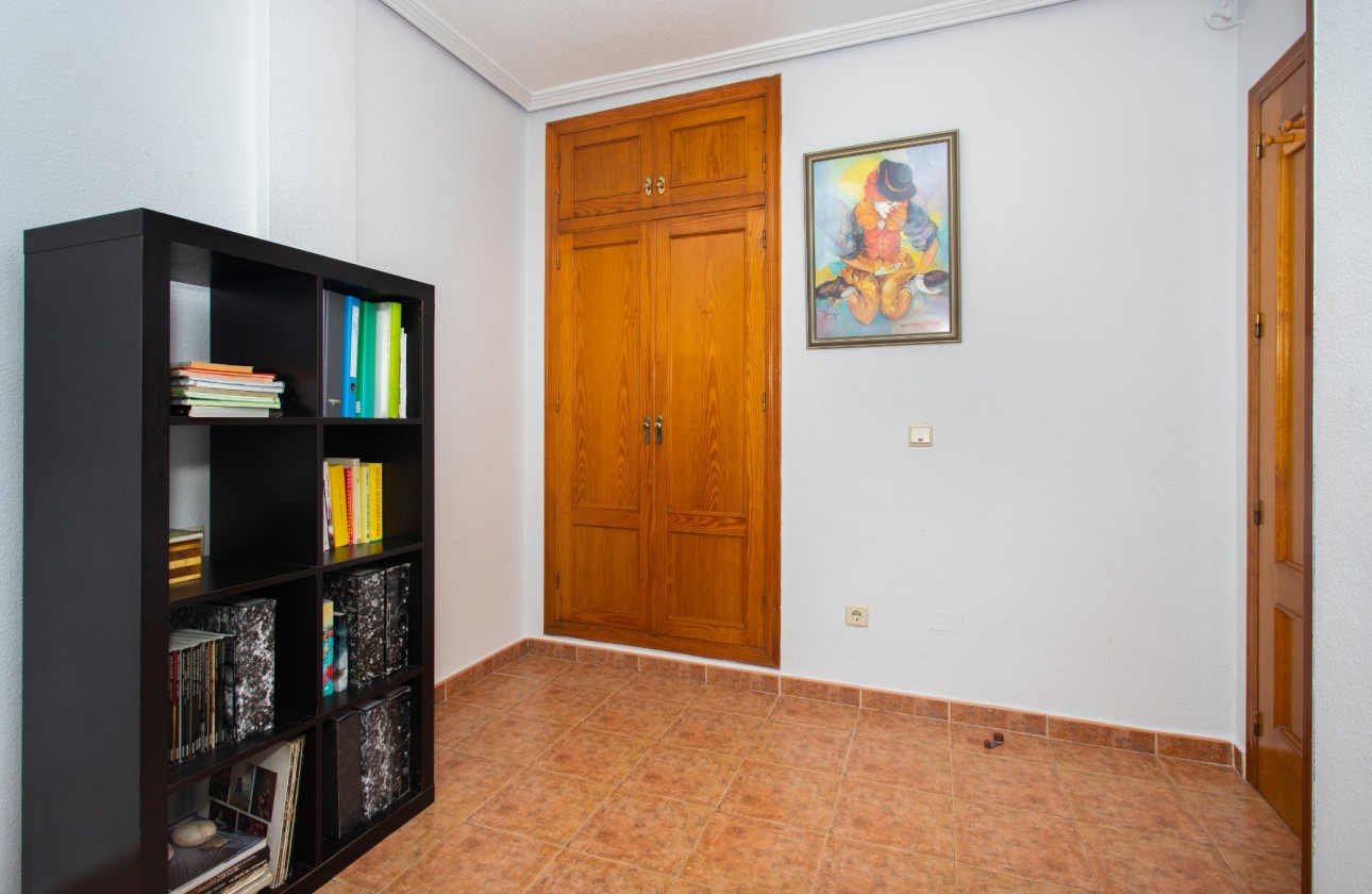 Wiederverkauf - Wohnung / Apartment -
Orihuela Costa