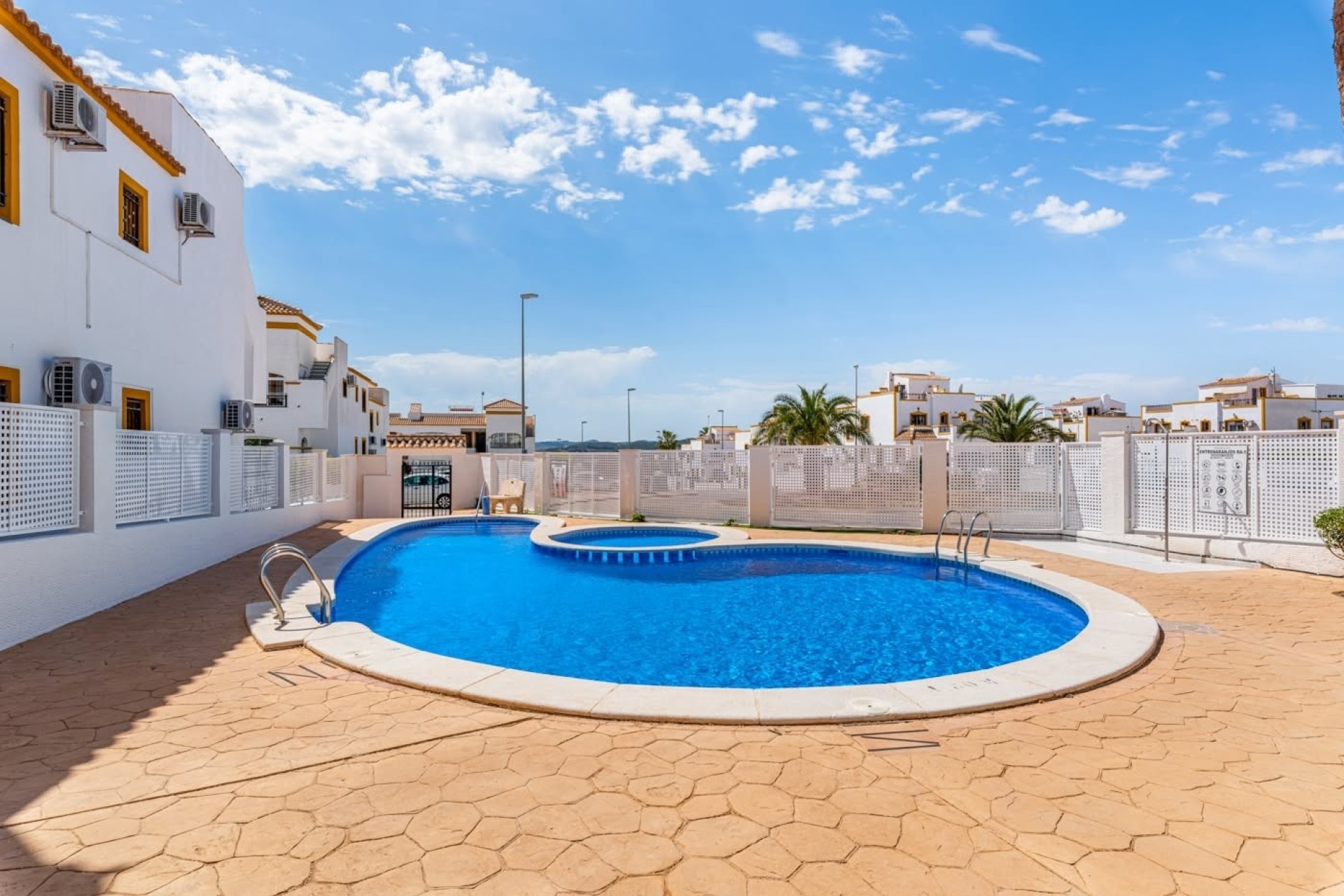 Wiederverkauf - Wohnung / Apartment -
Orihuela - Entre Naranjos - Vistabella Golf