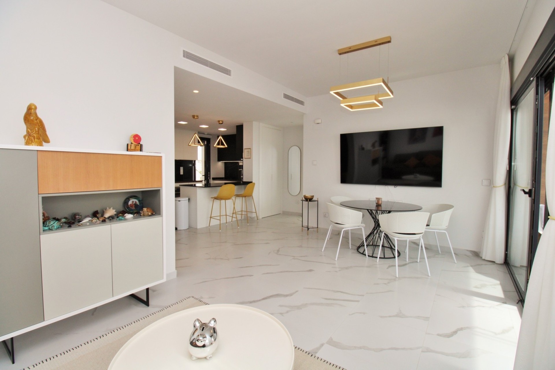 Wiederverkauf - Wohnung / Apartment -
San Miguel de Salinas