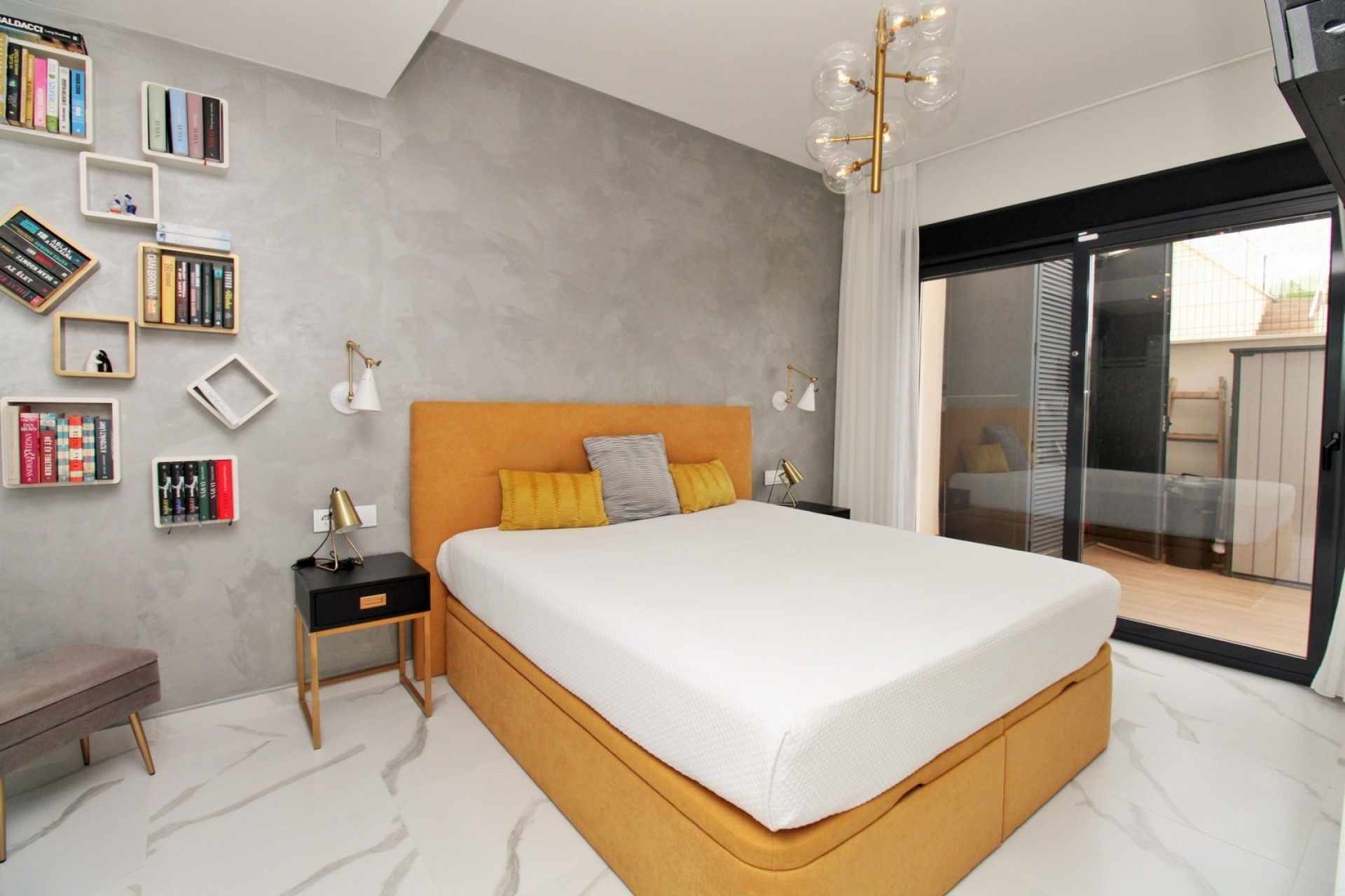 Wiederverkauf - Wohnung / Apartment -
San Miguel de Salinas