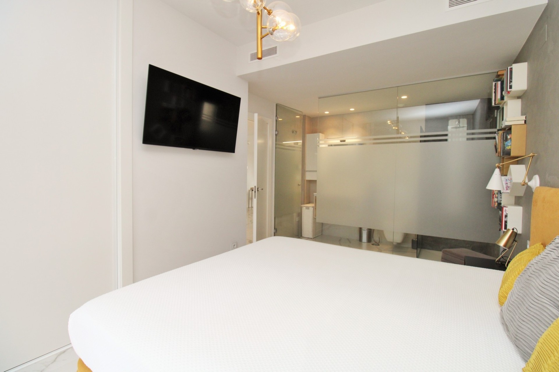 Wiederverkauf - Wohnung / Apartment -
San Miguel de Salinas