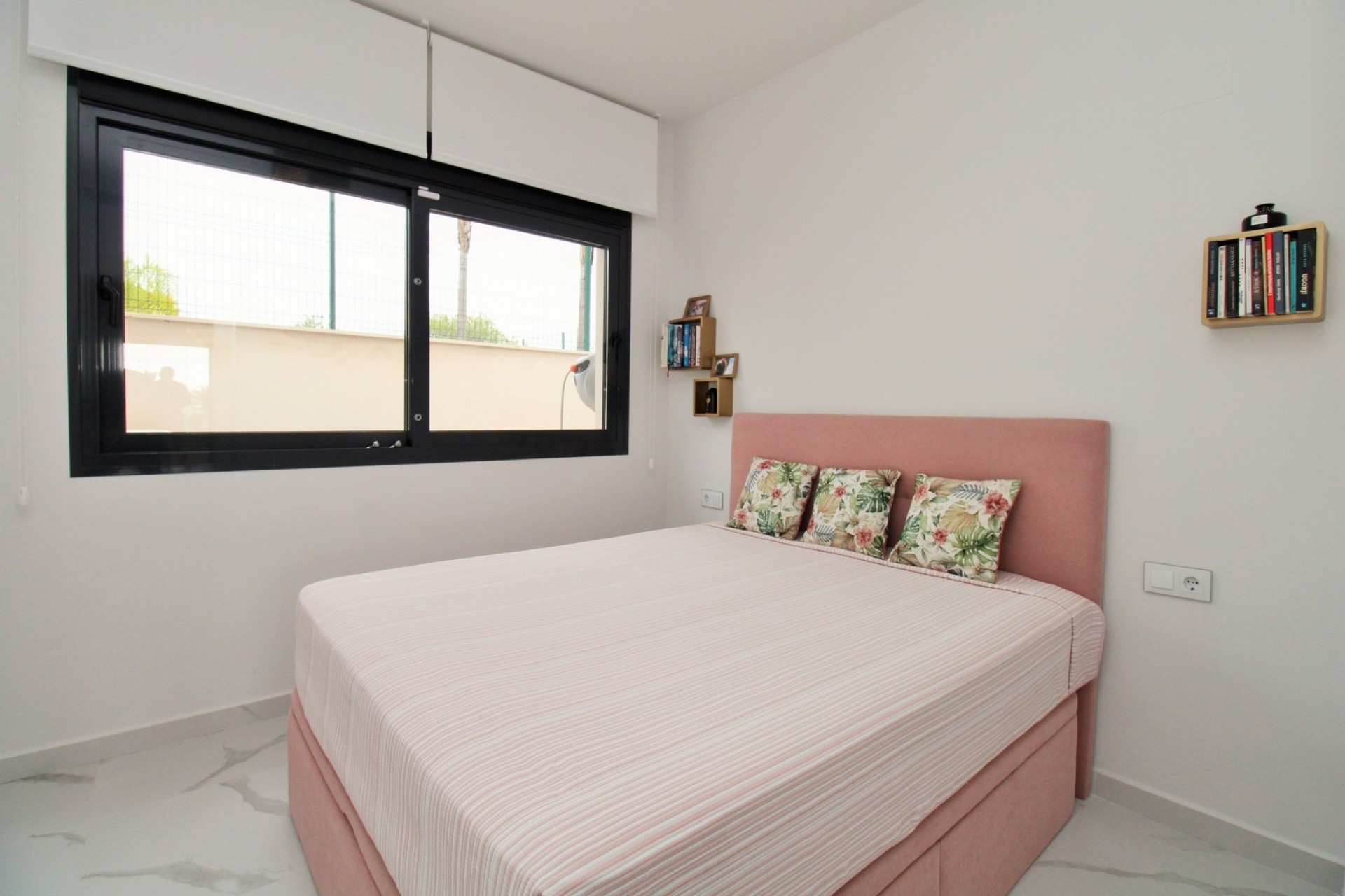Wiederverkauf - Wohnung / Apartment -
San Miguel de Salinas