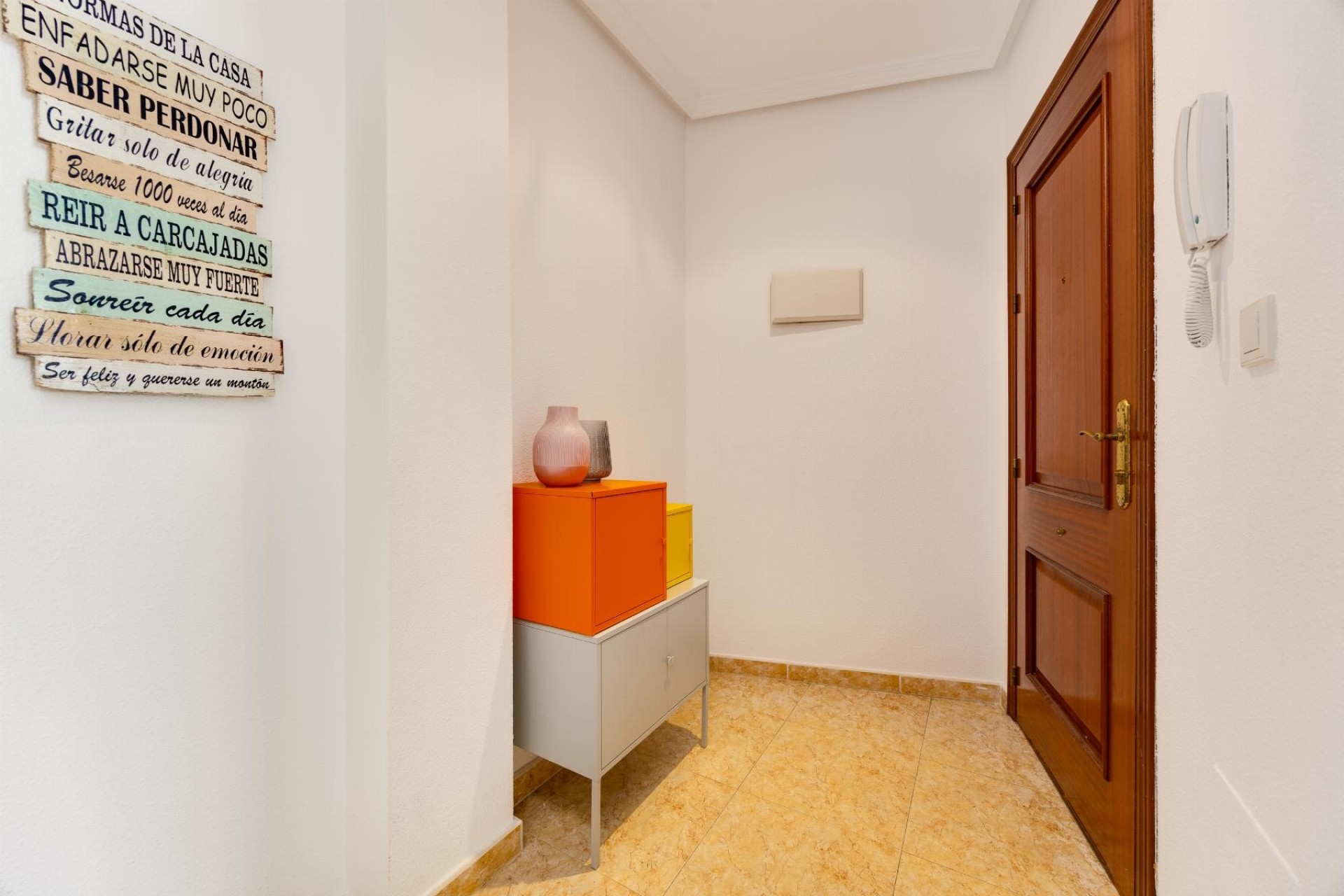 Wiederverkauf - Wohnung / Apartment -
San Miguel de Salinas