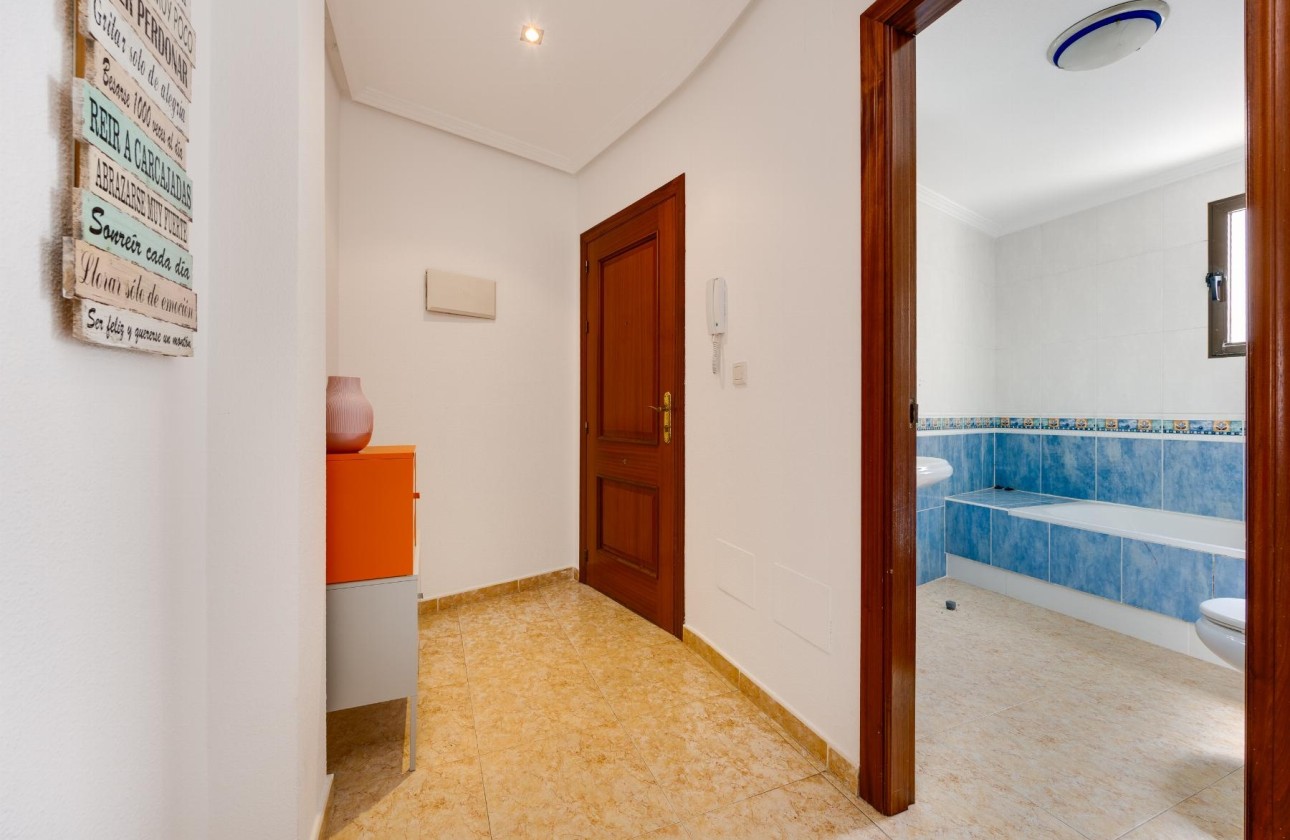 Wiederverkauf - Wohnung / Apartment -
San Miguel de Salinas