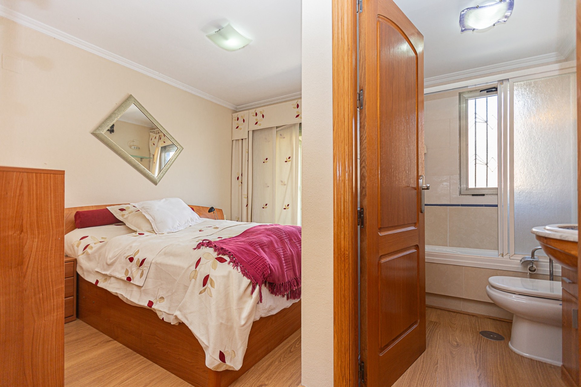 Wiederverkauf - Wohnung / Apartment -
Torrevieja - Beach