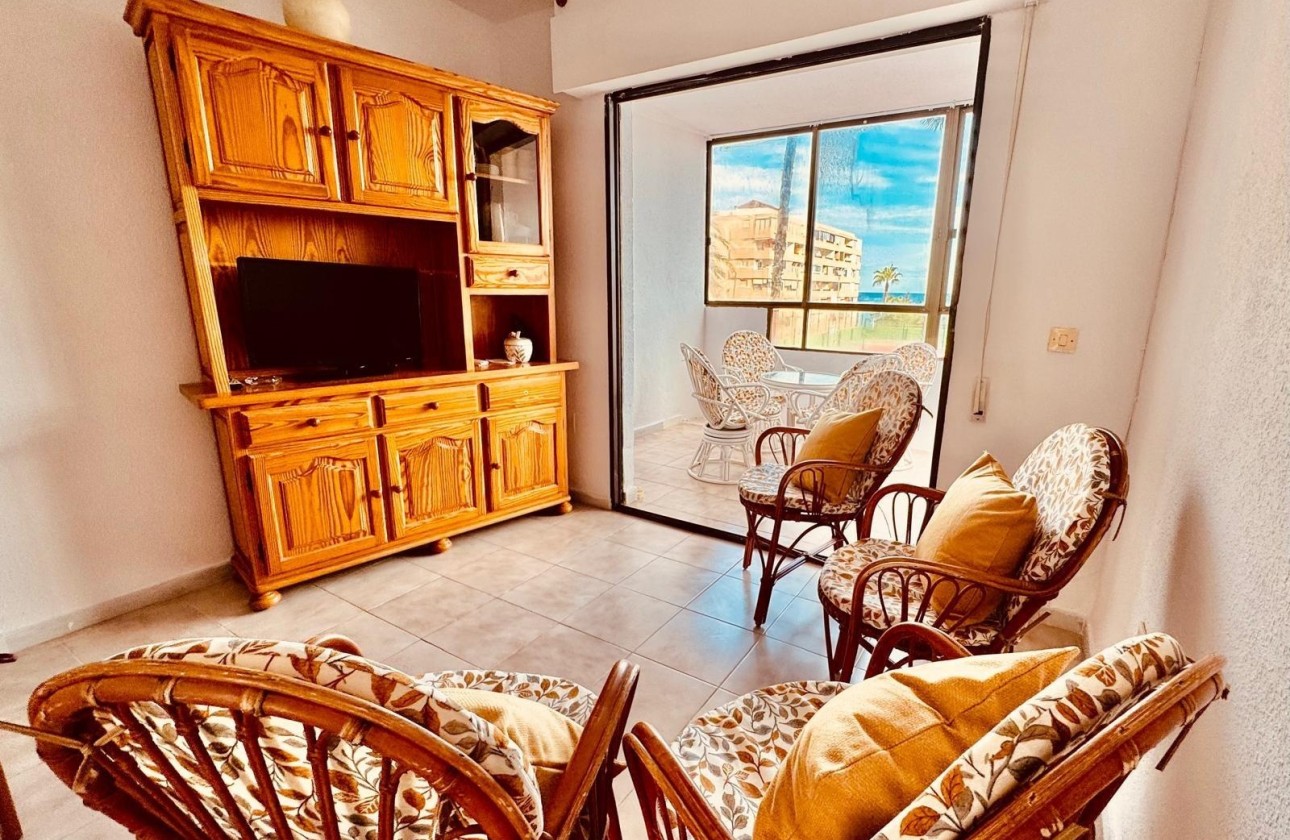 Wiederverkauf - Wohnung / Apartment -
Torrevieja - Cabo cervera