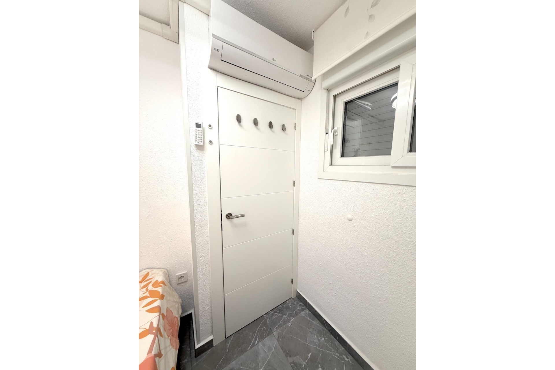 Wiederverkauf - Wohnung / Apartment -
Torrevieja - Cabo cervera