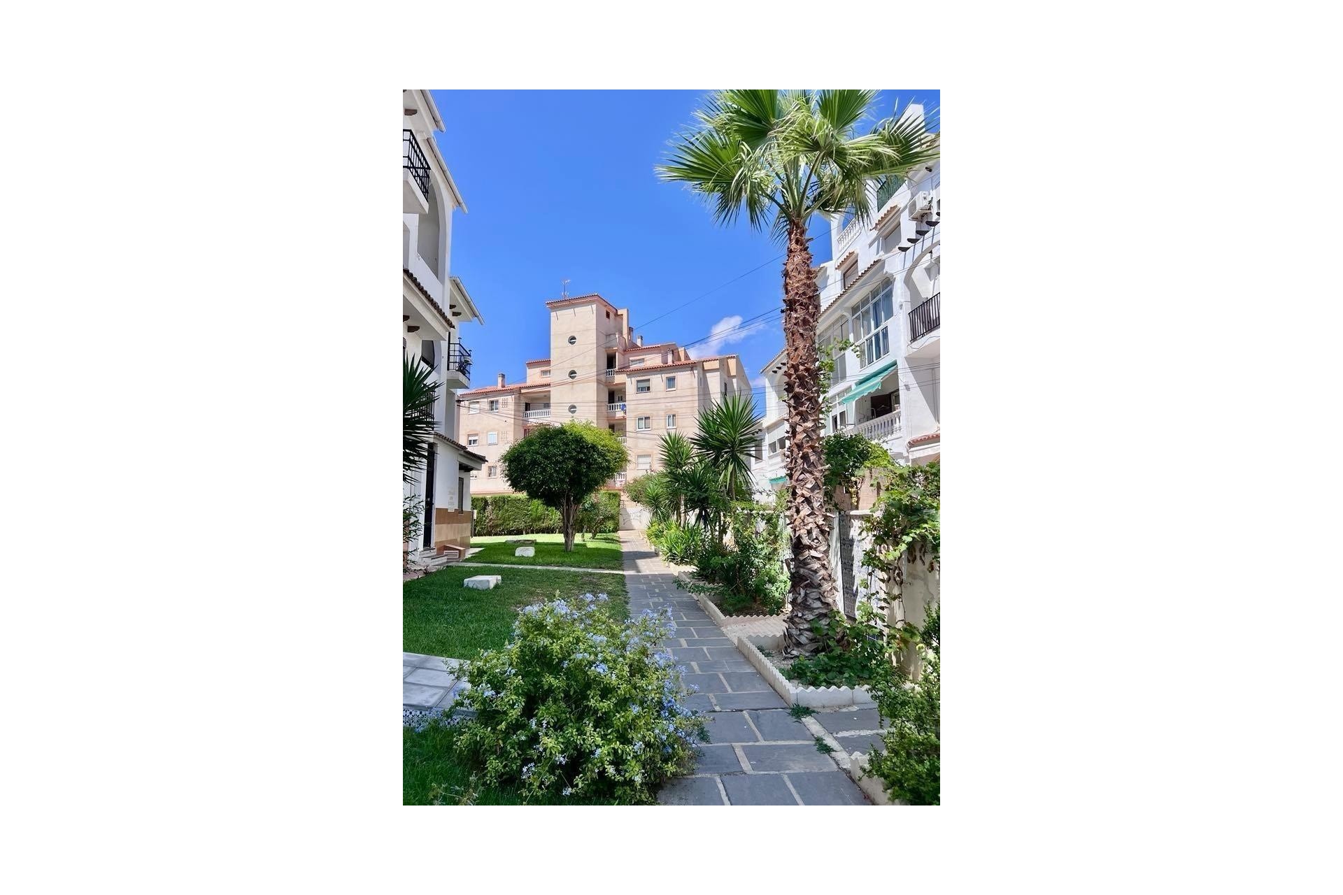 Wiederverkauf - Wohnung / Apartment -
Torrevieja - Calas blanca