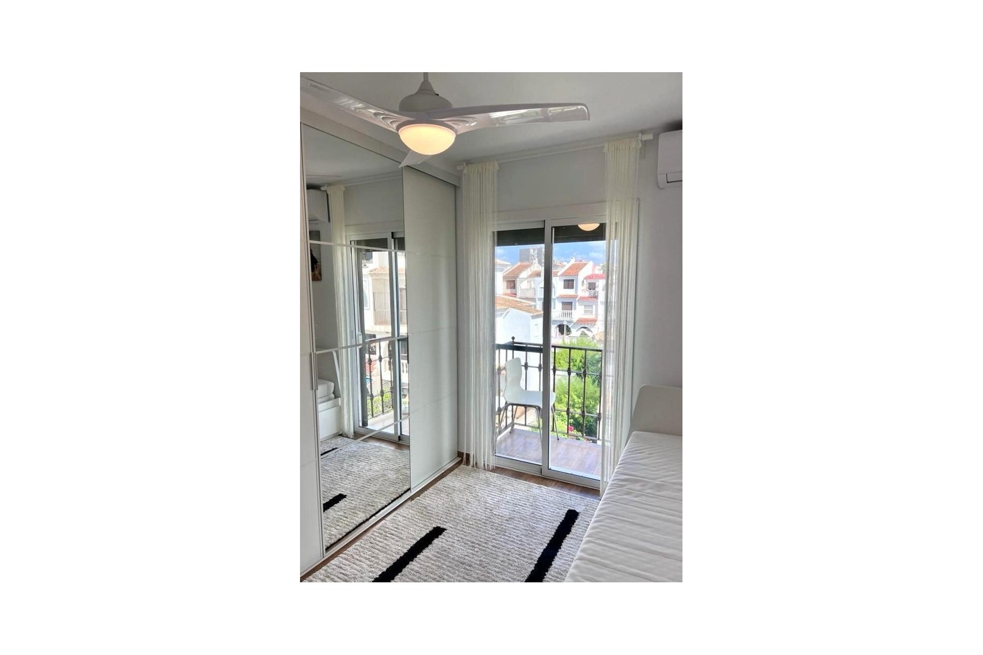 Wiederverkauf - Wohnung / Apartment -
Torrevieja - Calas blanca
