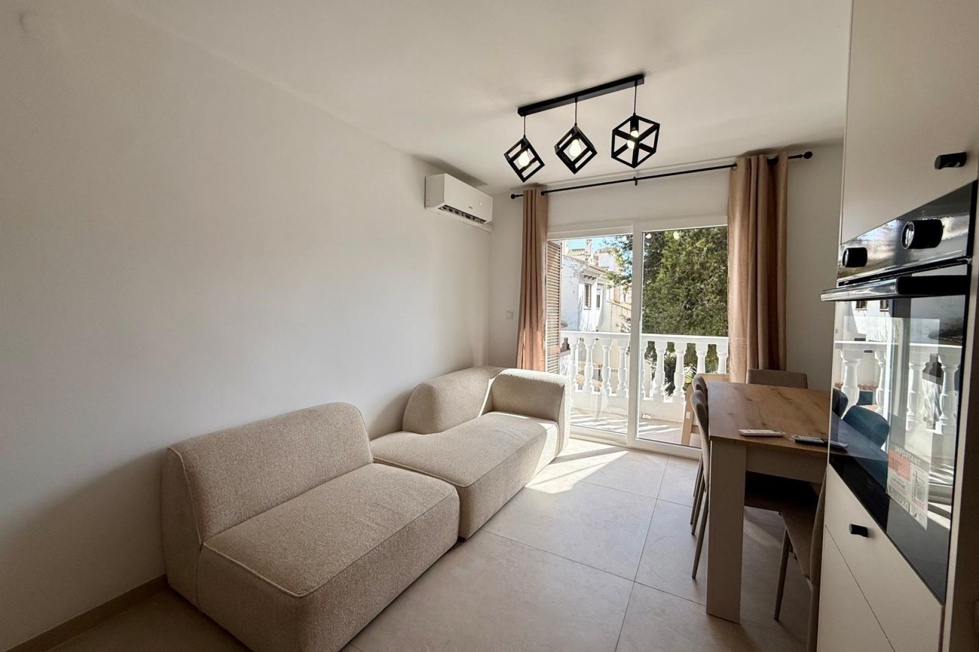 Wiederverkauf - Wohnung / Apartment -
Torrevieja - Calas blanca