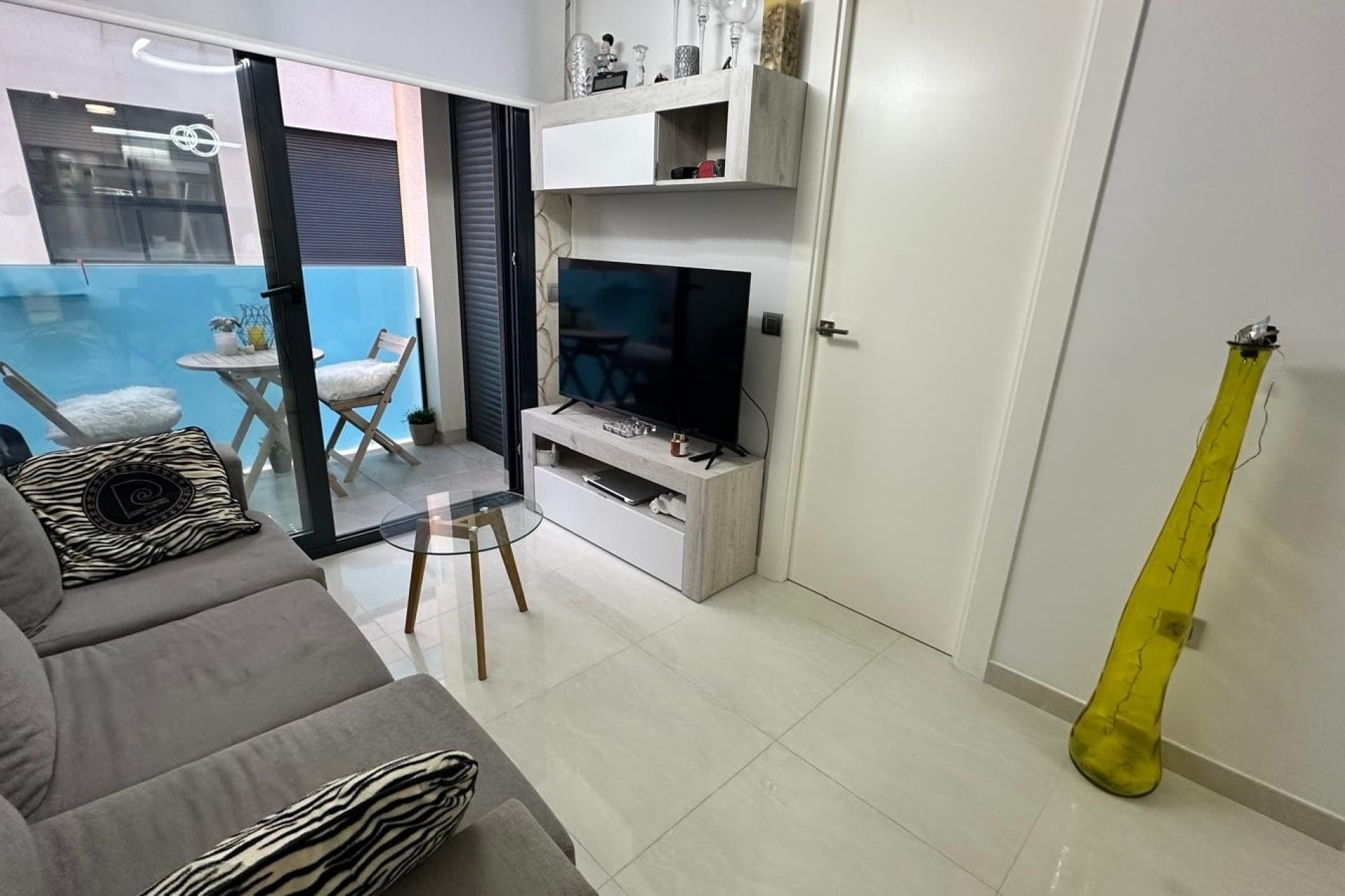 Wiederverkauf - Wohnung / Apartment -
Torrevieja - Calas Blancas