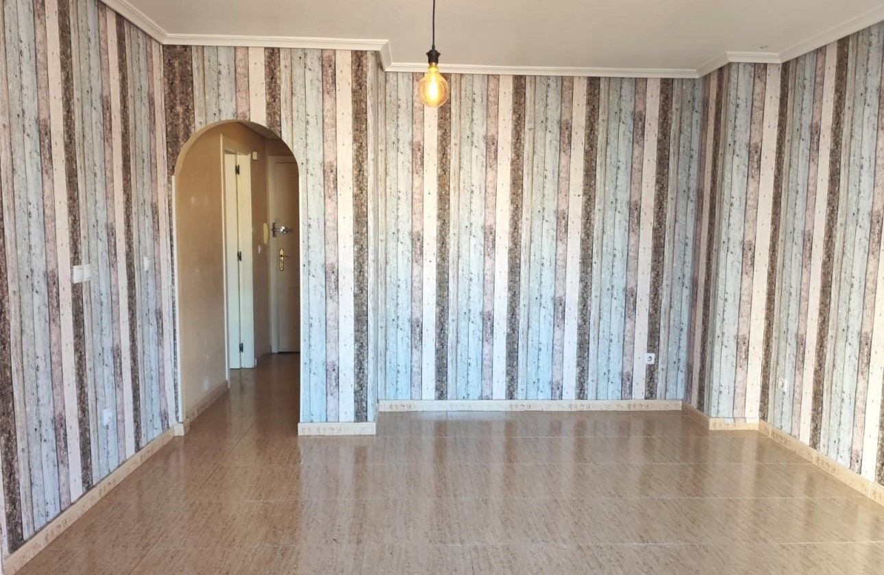 Wiederverkauf - Wohnung / Apartment -
Torrevieja - Center