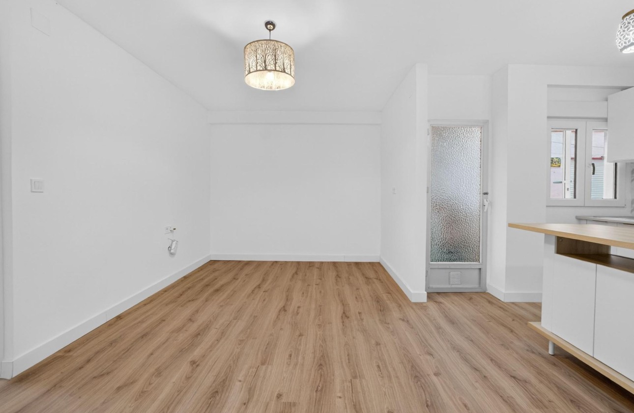 Wiederverkauf - Wohnung / Apartment -
Torrevieja - Centro