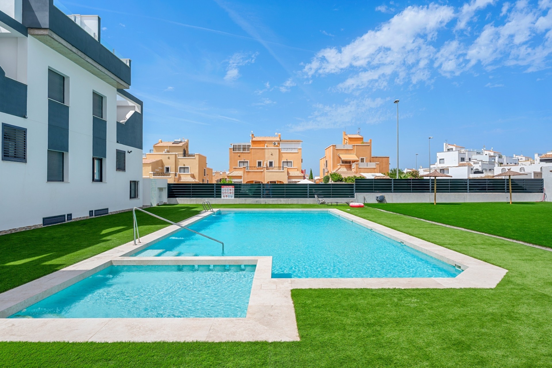 Wiederverkauf - Wohnung / Apartment -
Torrevieja - Costa Blanca South