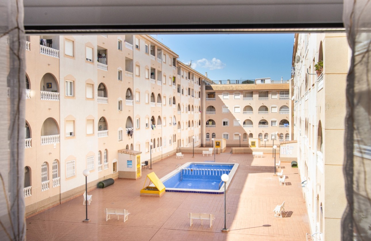 Wiederverkauf - Wohnung / Apartment -
Torrevieja - Costa Blanca