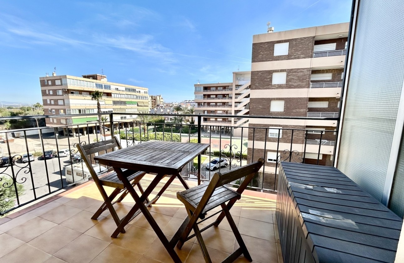 Wiederverkauf - Wohnung / Apartment -
Torrevieja - Costa Blanca