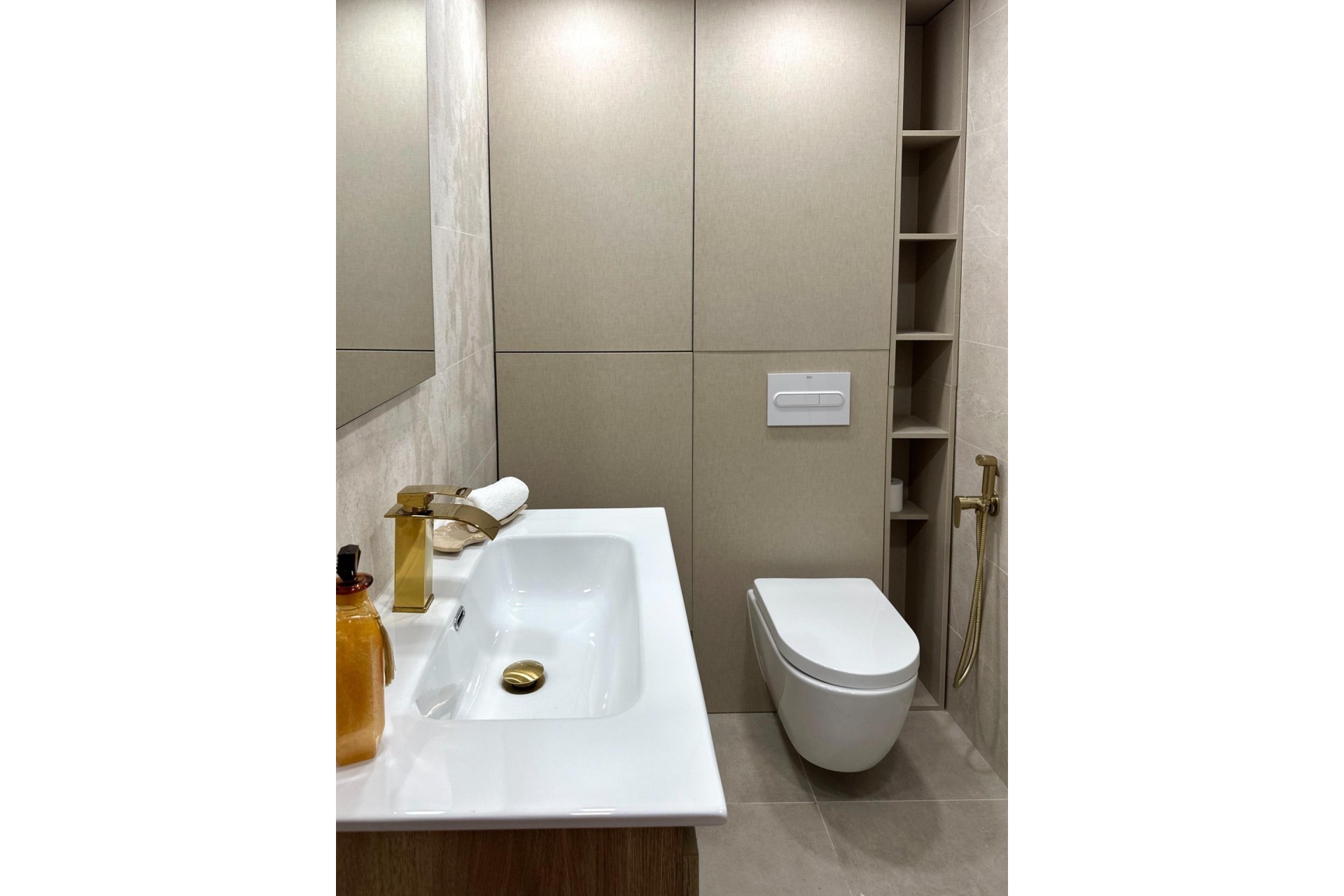 Wiederverkauf - Wohnung / Apartment -
Torrevieja - El Acequión - Los Náufragos
