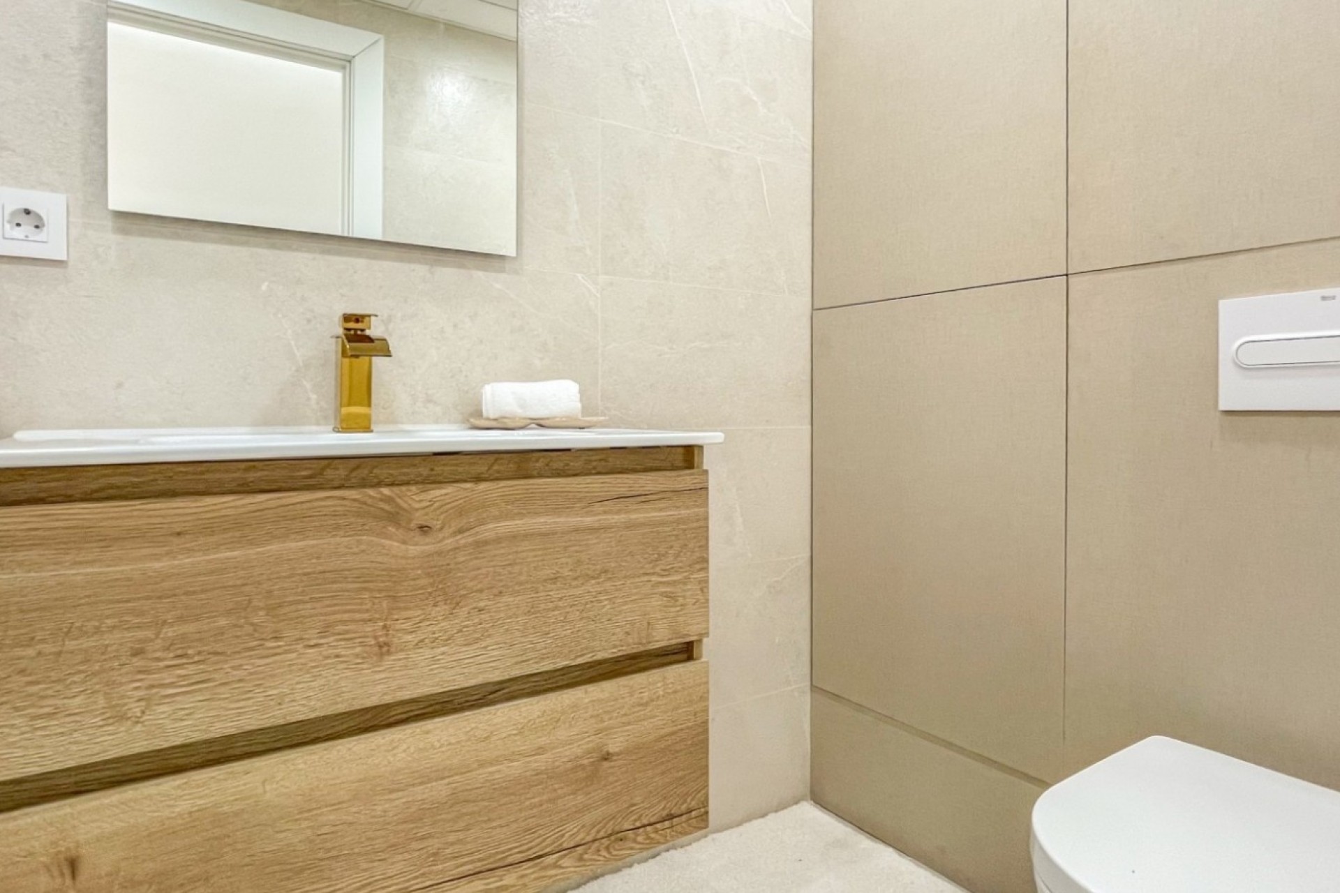 Wiederverkauf - Wohnung / Apartment -
Torrevieja - El Acequión - Los Náufragos