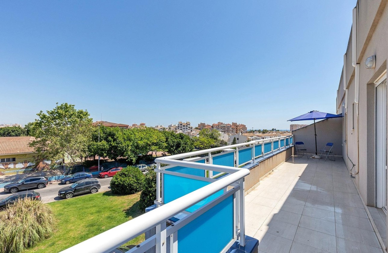 Wiederverkauf - Wohnung / Apartment -
Torrevieja - Estacion de autobuses
