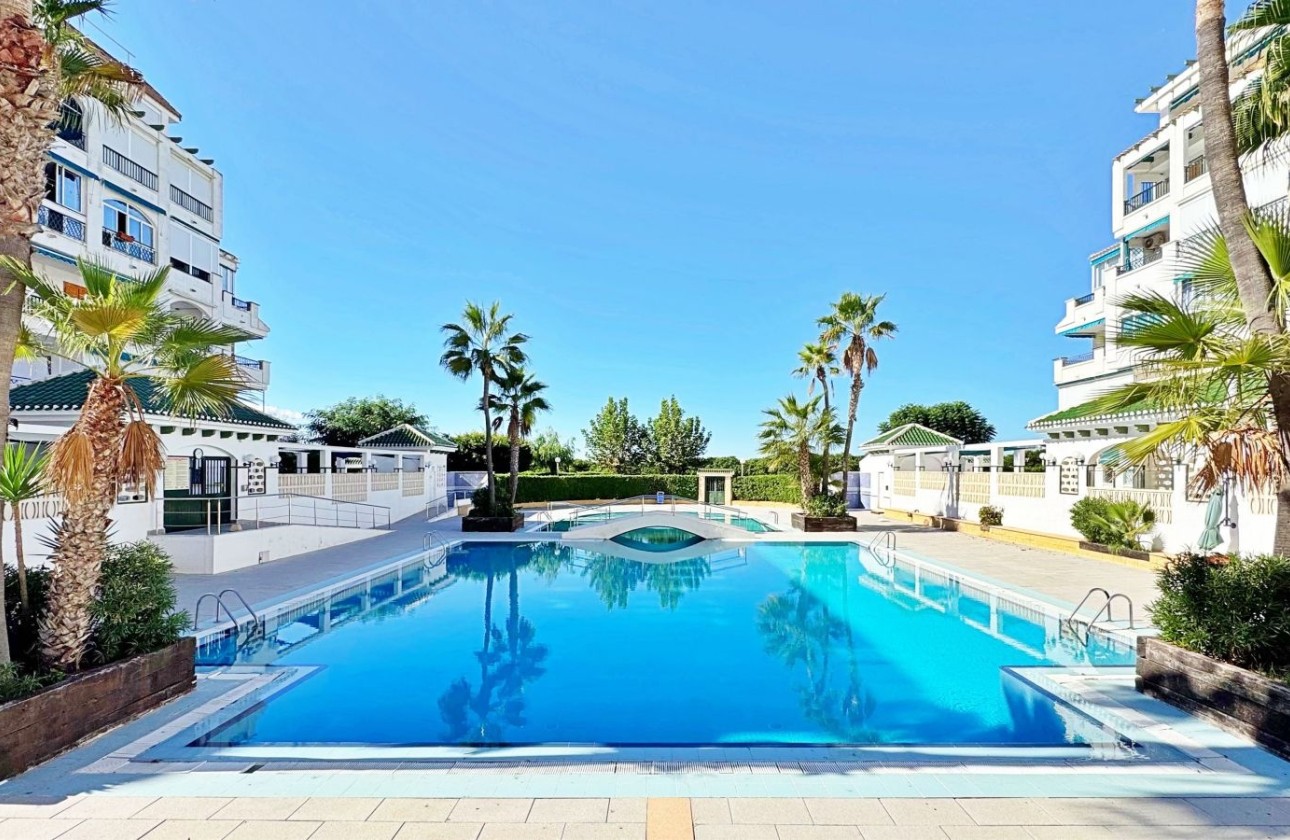 Wiederverkauf - Wohnung / Apartment -
Torrevieja - La Mata