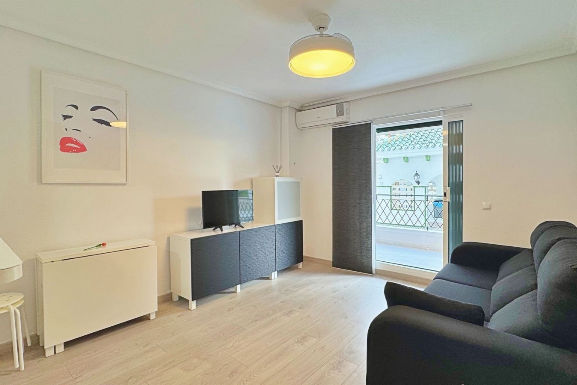 Wiederverkauf - Wohnung / Apartment -
Torrevieja - La Mata