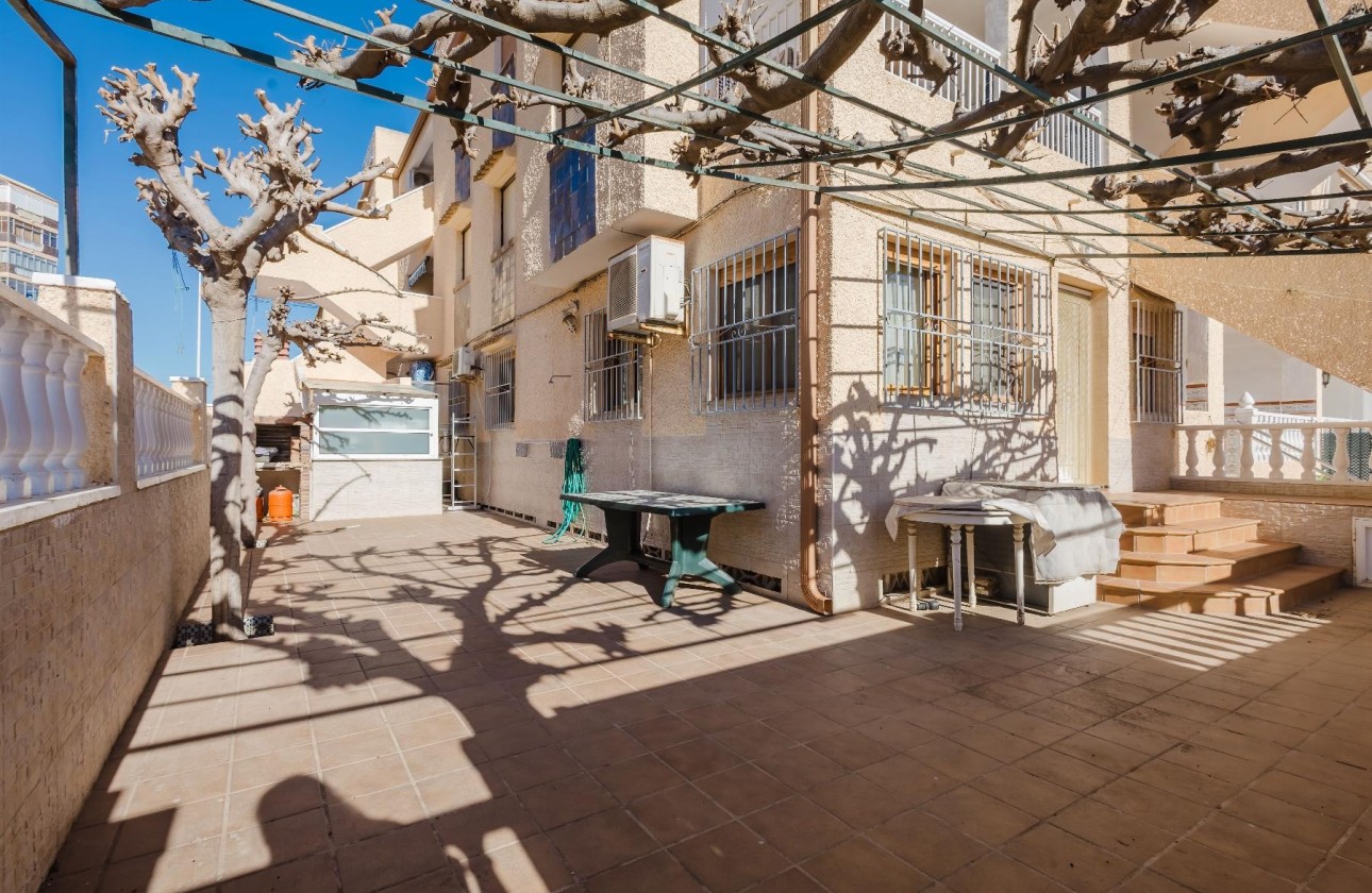 Wiederverkauf - Wohnung / Apartment -
Torrevieja - La Mata