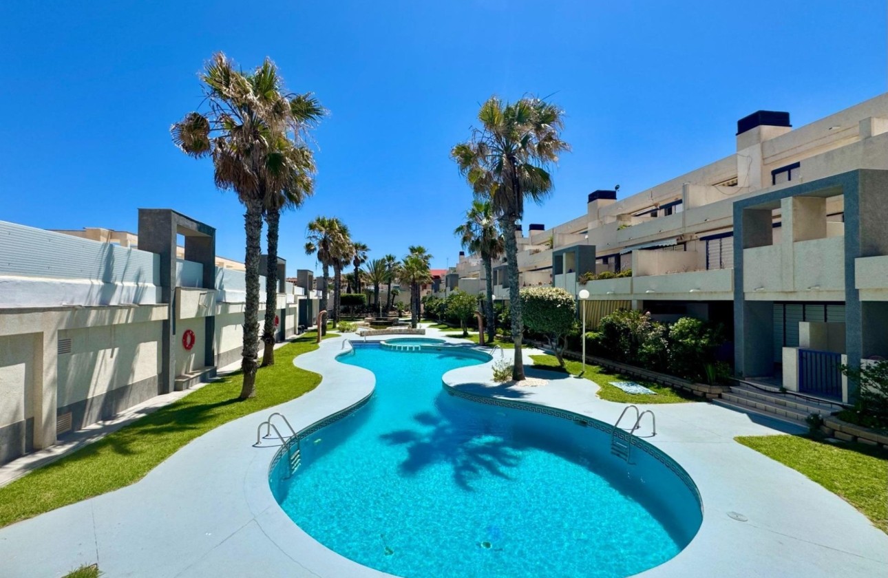 Wiederverkauf - Wohnung / Apartment -
Torrevieja - La Mata