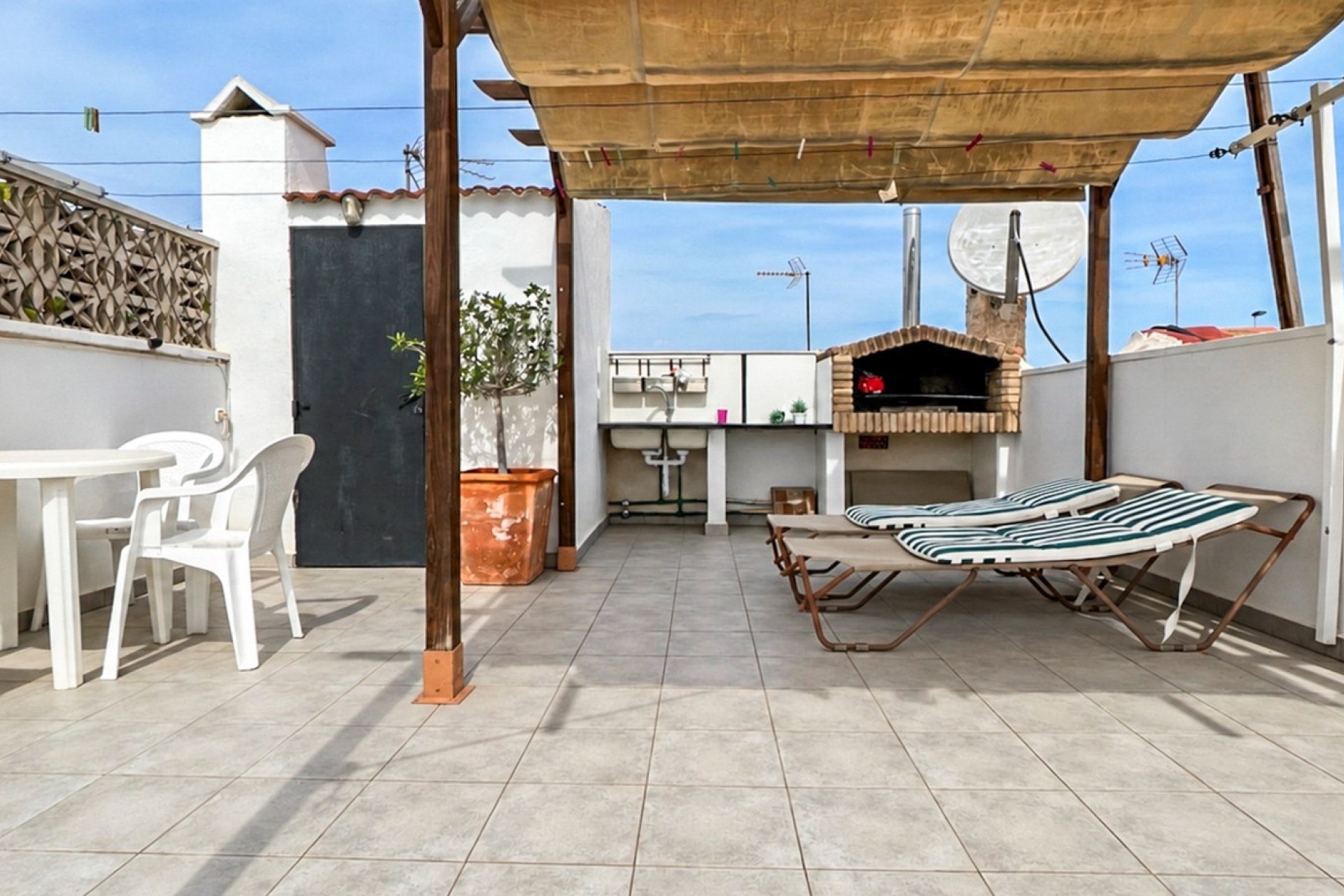 Wiederverkauf - Wohnung / Apartment -
Torrevieja - La Siesta