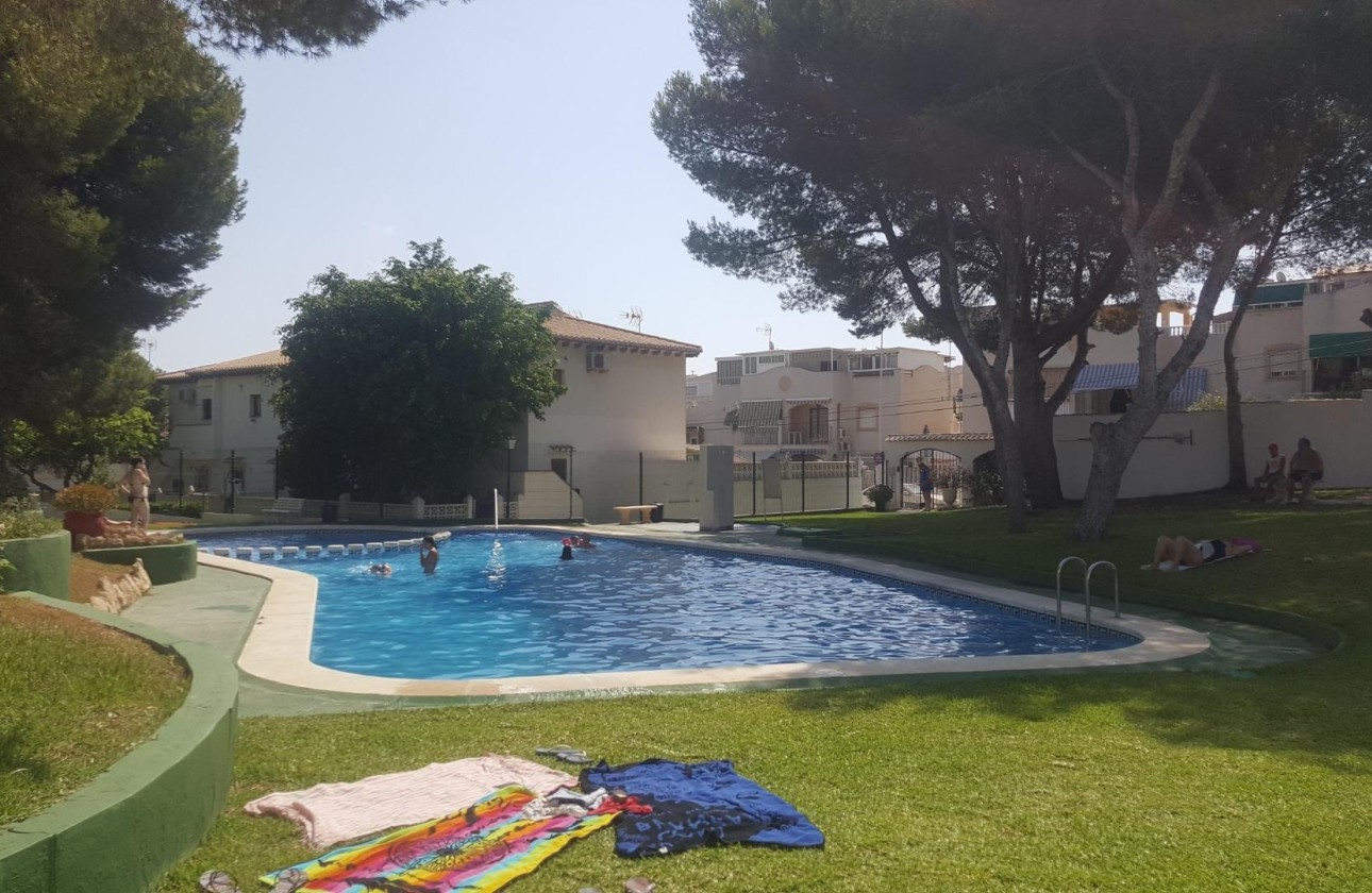 Wiederverkauf - Wohnung / Apartment -
Torrevieja - Lago jardin