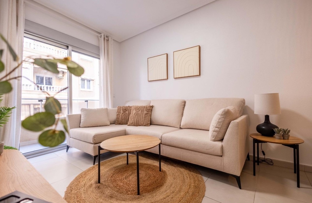 Wiederverkauf - Wohnung / Apartment -
Torrevieja - Las calas