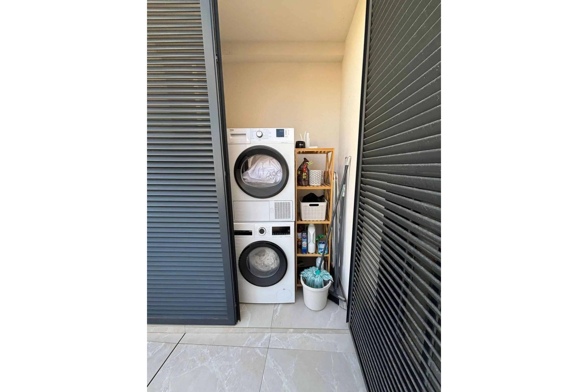 Wiederverkauf - Wohnung / Apartment -
Torrevieja - Las Piscinas Naturales