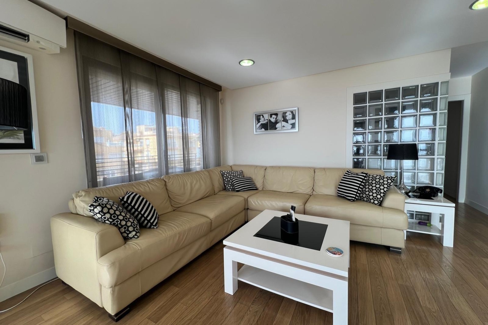Wiederverkauf - Wohnung / Apartment -
Torrevieja - Mar azul