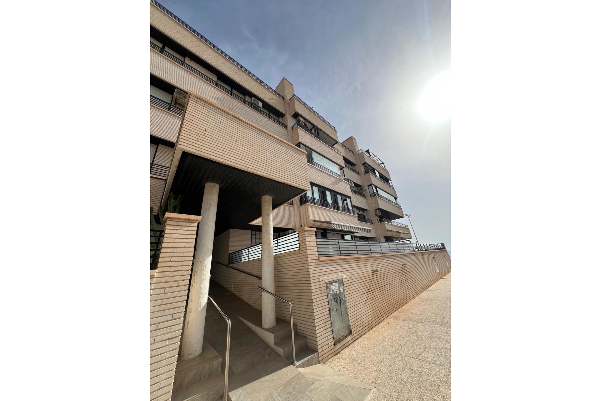 Wiederverkauf - Wohnung / Apartment -
Torrevieja - Mar azul